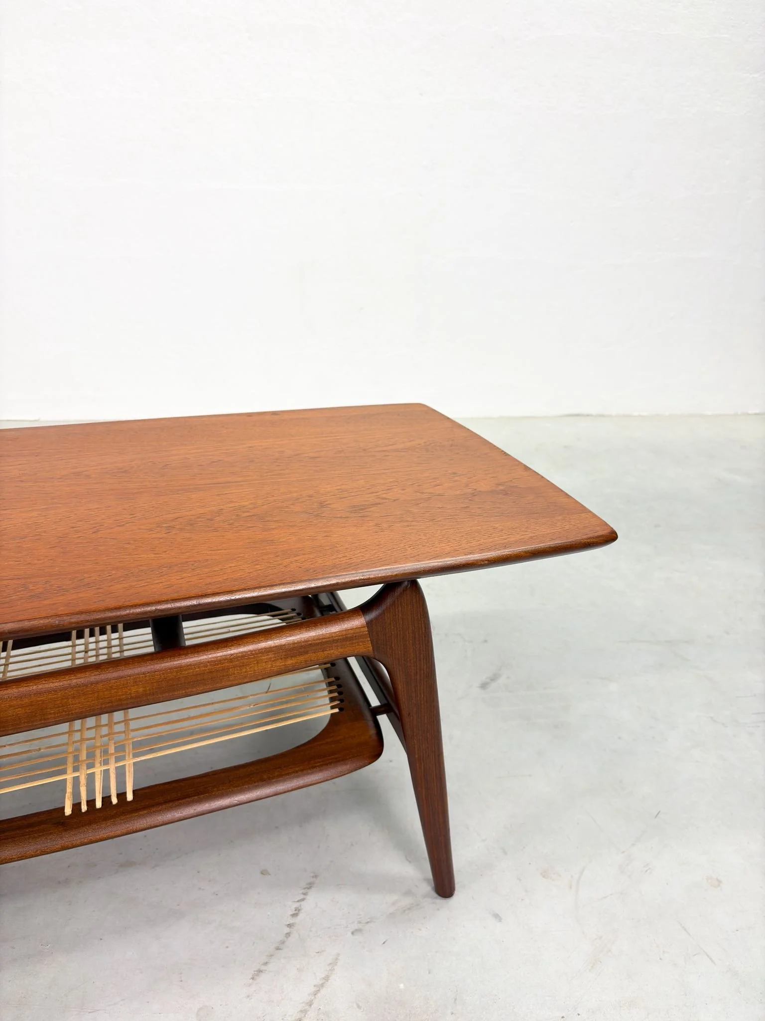 Salontafel Nr. 13 van Louis van Teeffelen voor Wébé (9).jpeg