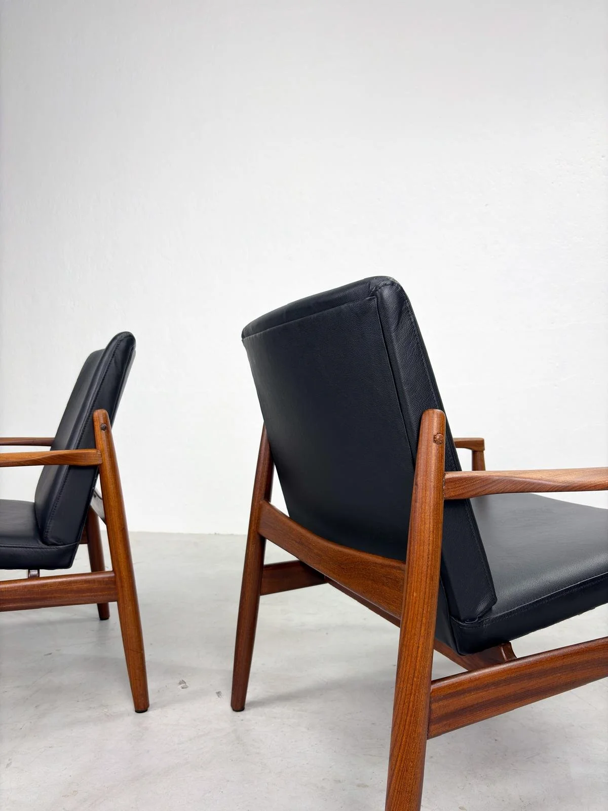 'Viken' Fauteuils van Tove & Edvard Kindt Larsen voor OPE (19).jpeg