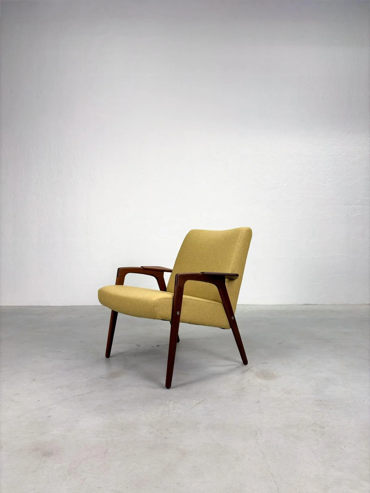 Pastoe 'Ruster' Fauteuil van Yngve Ekström Laag (16).jpeg