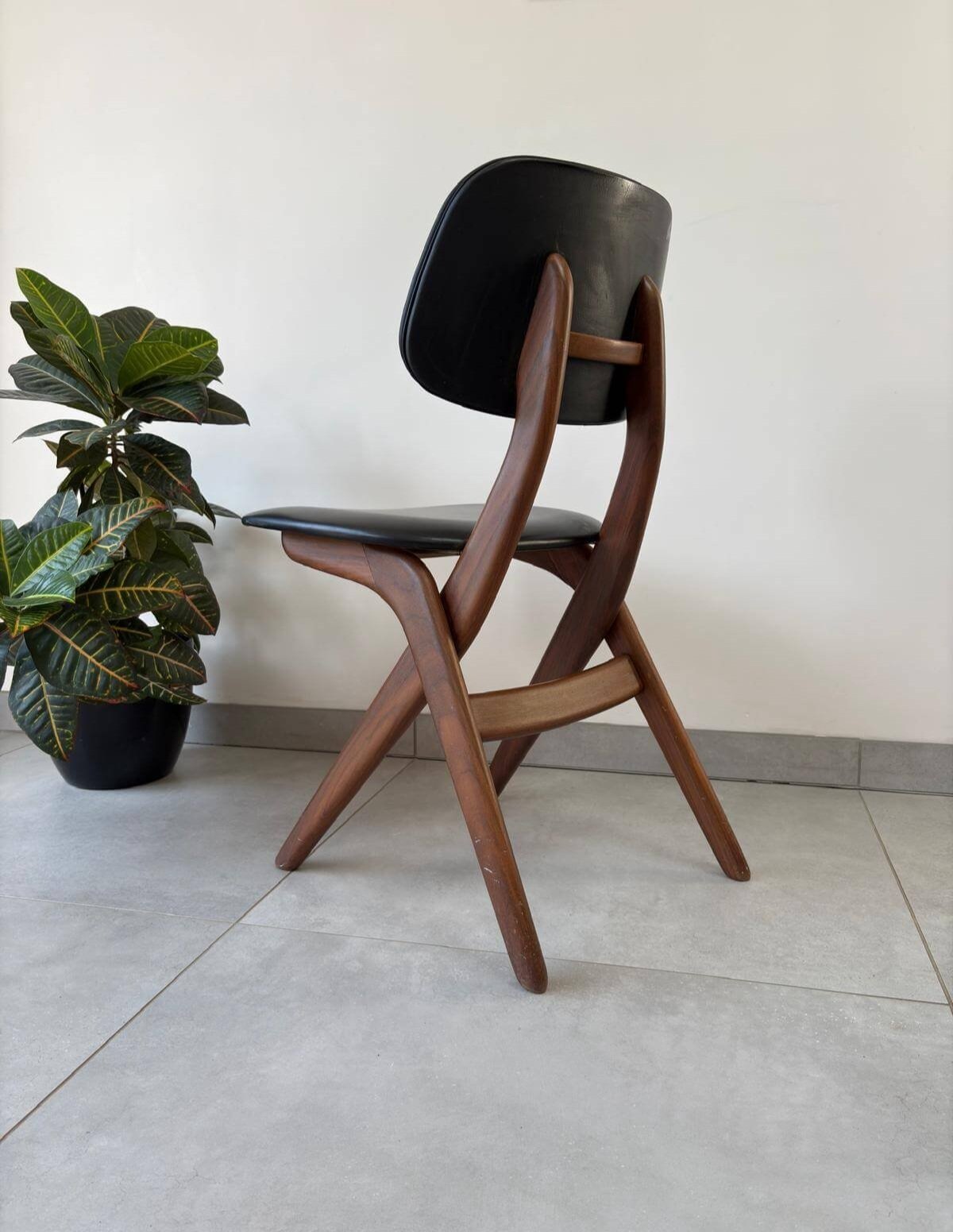 Vintage Scissor Chairs Louis van Teeffelen