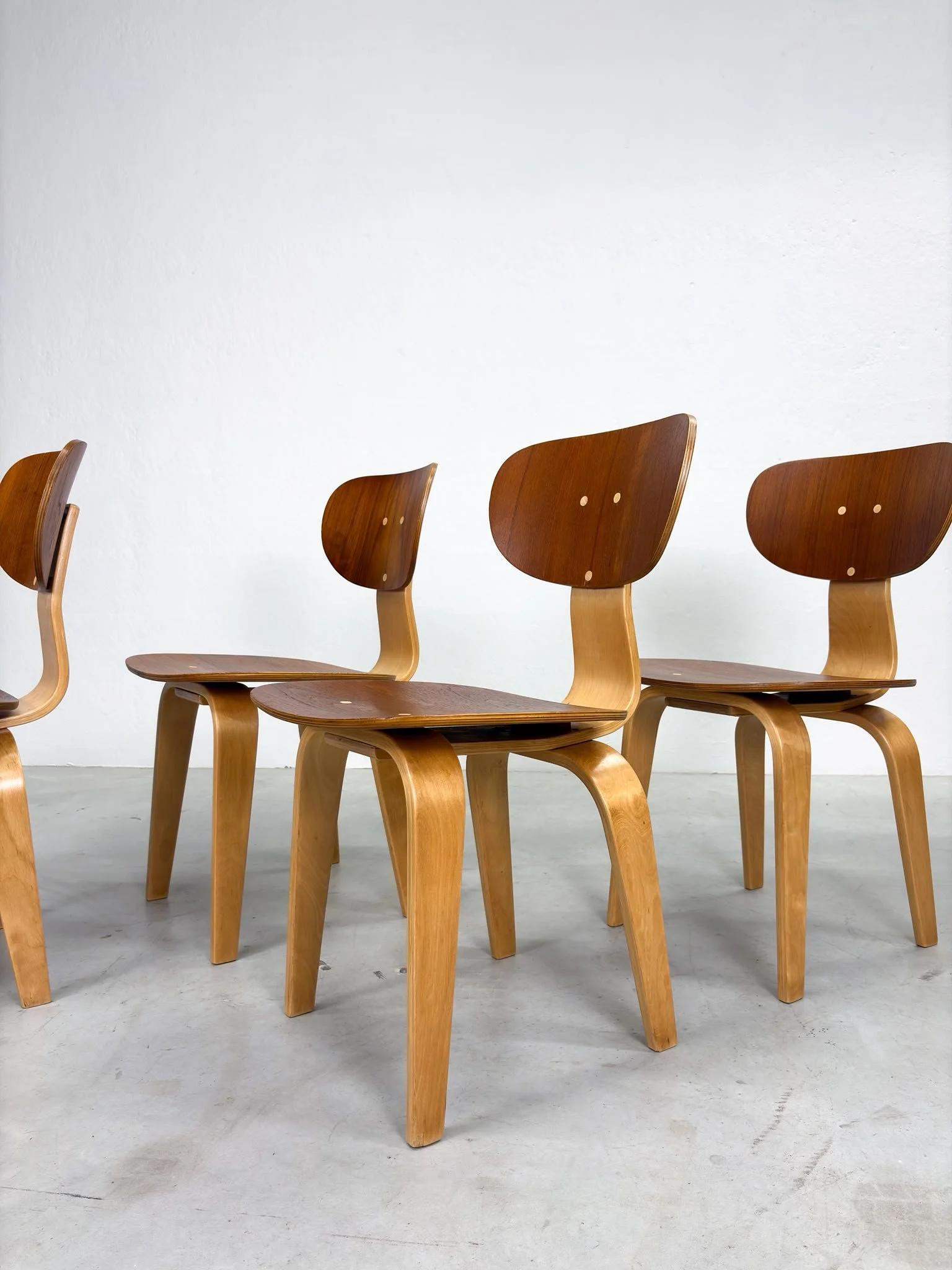 Set 'SB16' Eetkamerstoelen van Cees Braakman voor Pastoe (17).jpeg