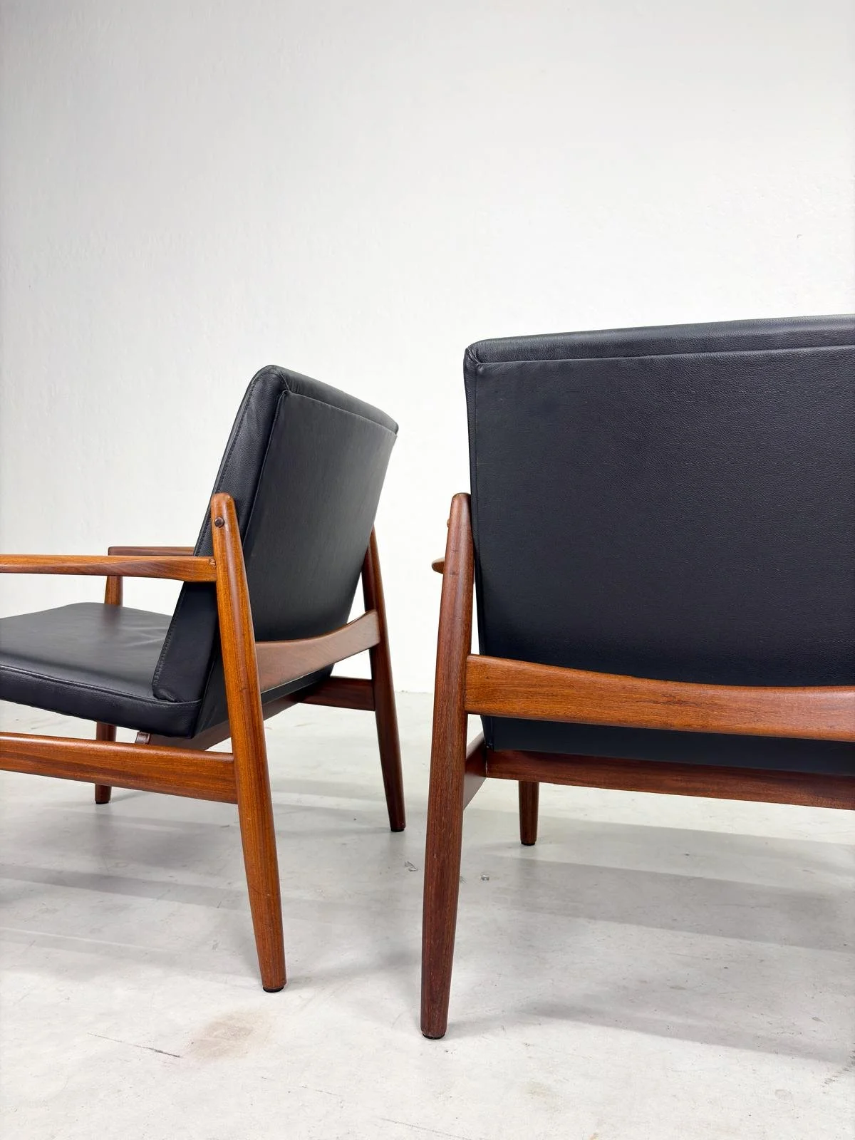 'Viken' Fauteuils van Tove & Edvard Kindt Larsen voor OPE (15).jpeg