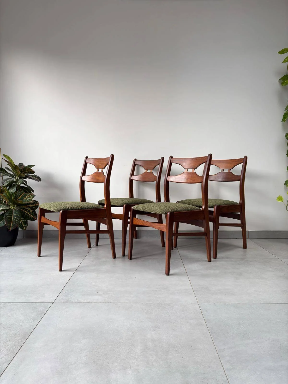 Set vintage Deense eetkamerstoelen BAKO (11).jpg