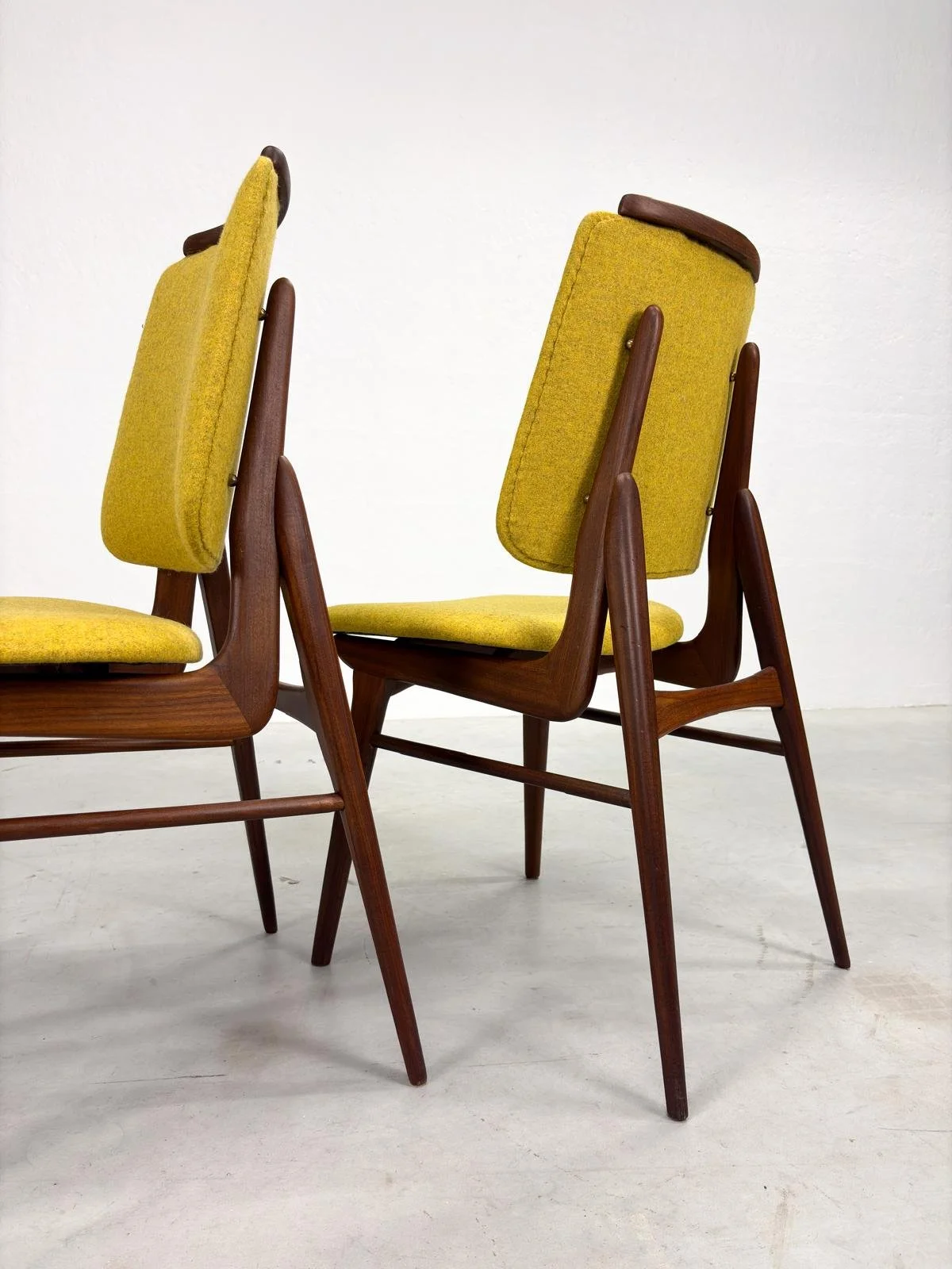 Zeldzame Set Mid-Century Eetkamerstoelen van AwA (5).jpeg