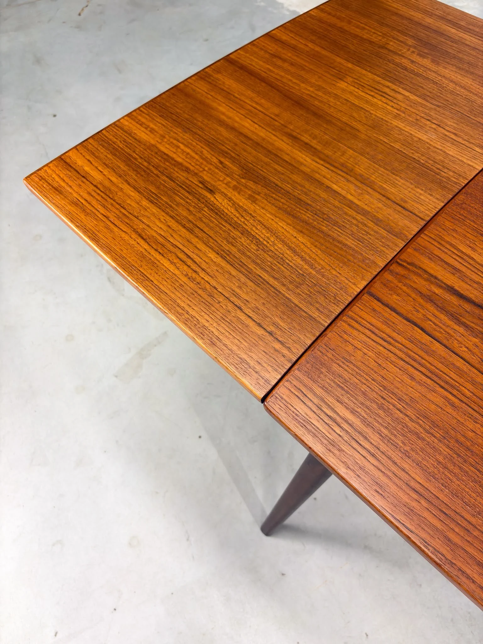 Uitschuifbare Mid-century Eettafel van AwA (14).jpeg