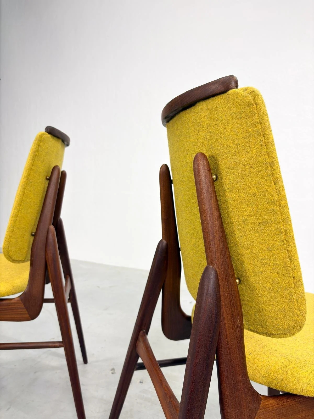 Zeldzame Set Mid-Century Eetkamerstoelen van AwA (9).jpeg