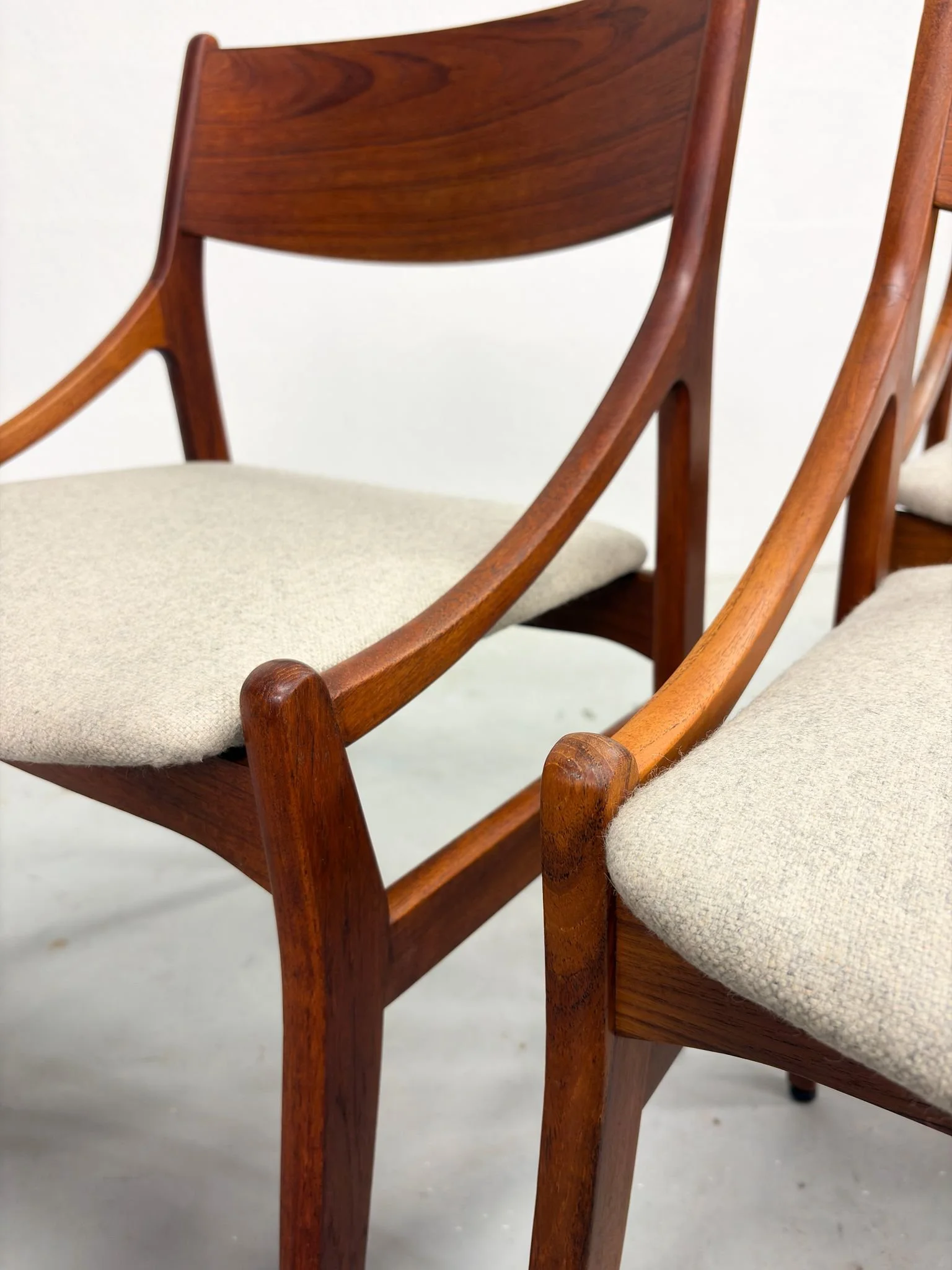 Set Mid-century Eetkamerstoelen van Vestervig Eriksen (9).jpeg