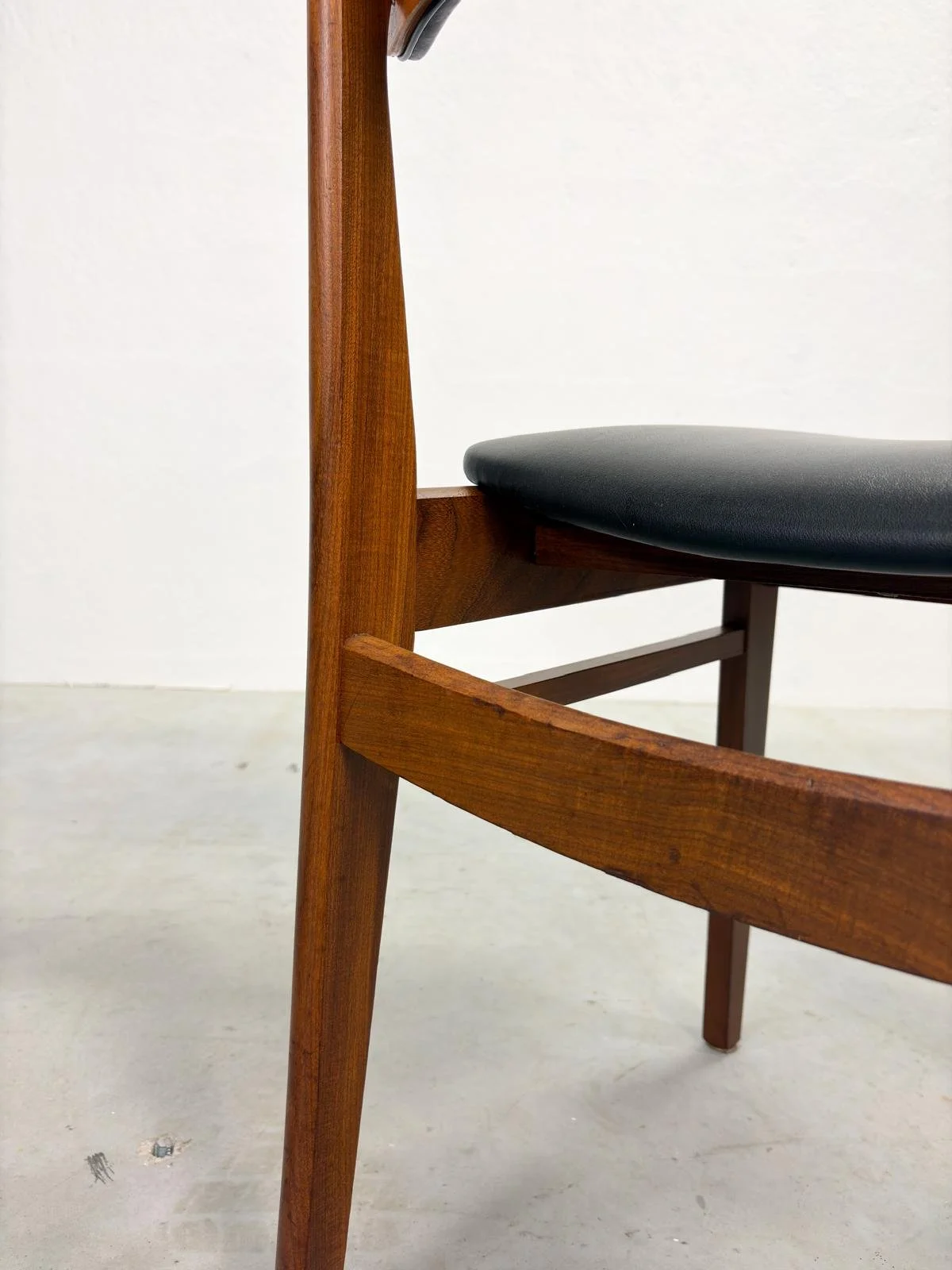 Set Eetkamerstoelen van Mahjongg Vlaardingen (7).jpeg