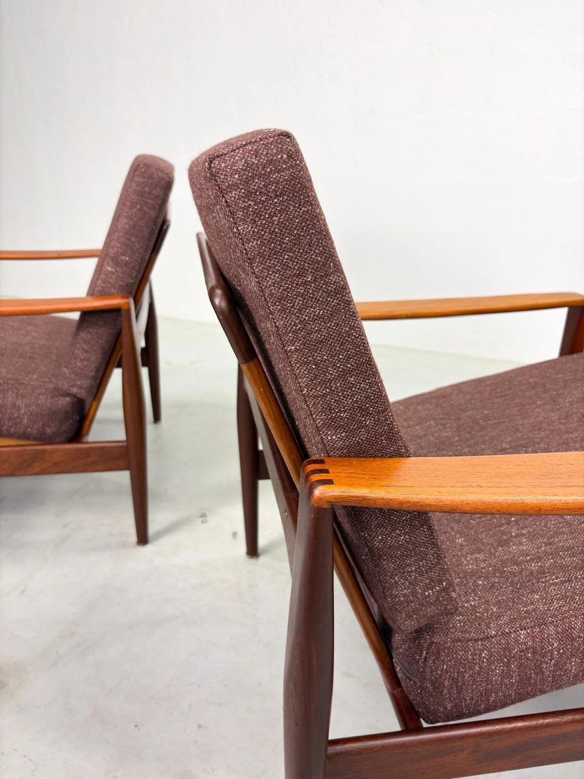 'EK' Fauteuil van Illum Wikkelsø voor N. Eilersen (4).jpeg