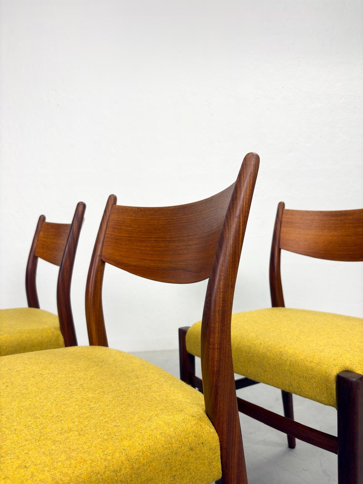 Set 'SA10' Eetkamerstoelen van Cees Braakman voor Pastoe (13).jpeg