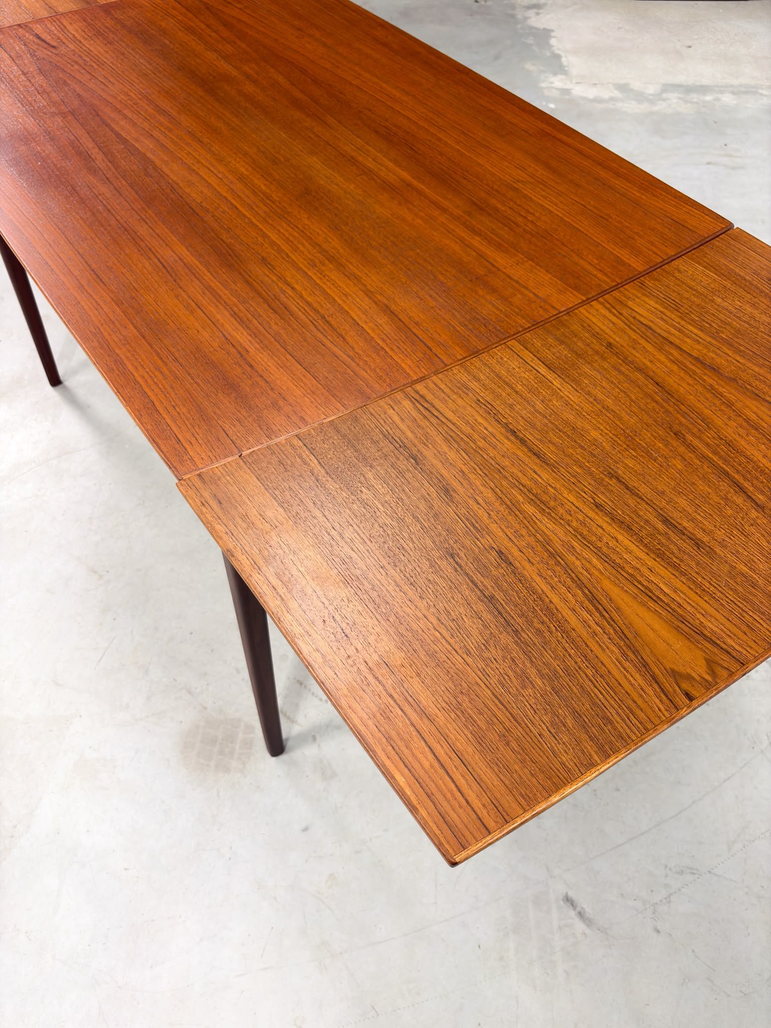 Uitschuifbare Mid-century Eettafel van AwA (17).jpeg