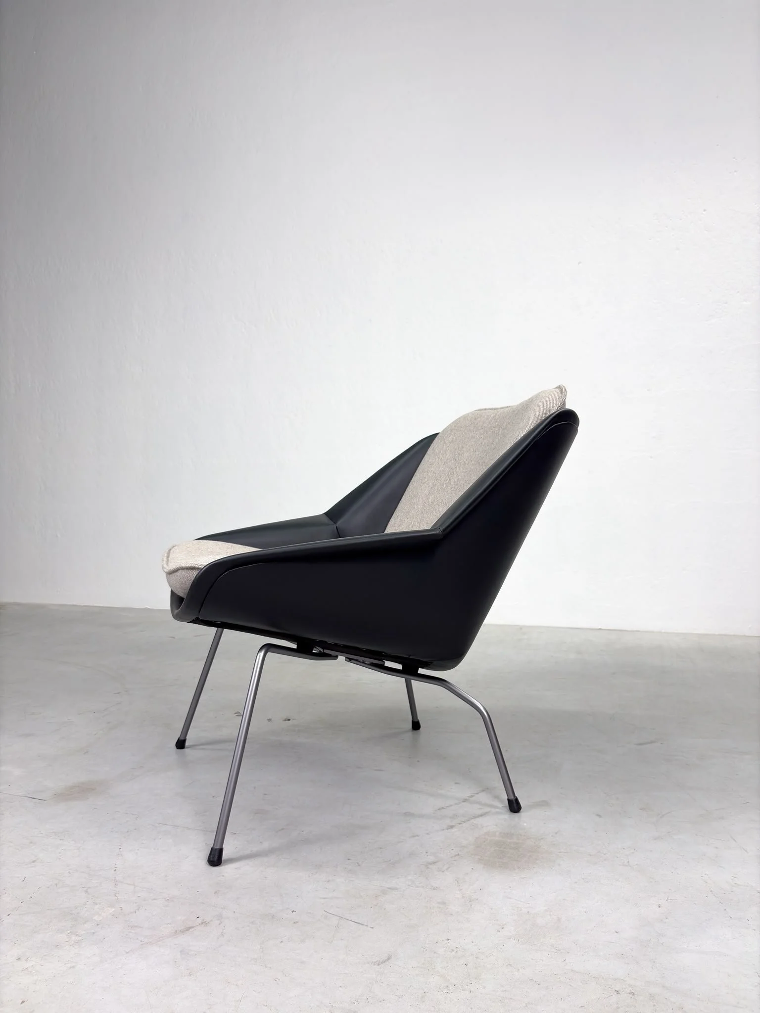 'FM04' Fauteuil van Cees Braakman voor Pastoe (12).jpeg