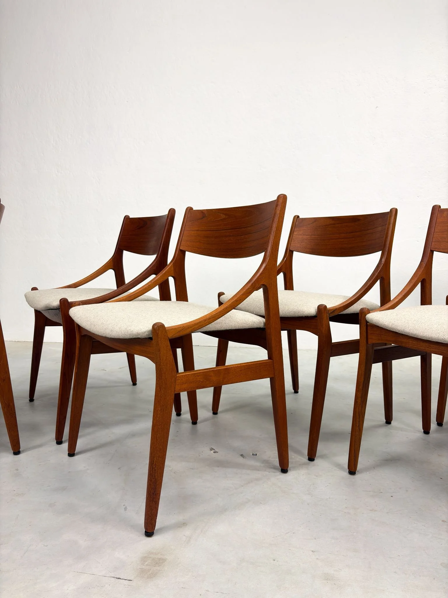 Set Mid-century Eetkamerstoelen van Vestervig Eriksen (2).jpeg