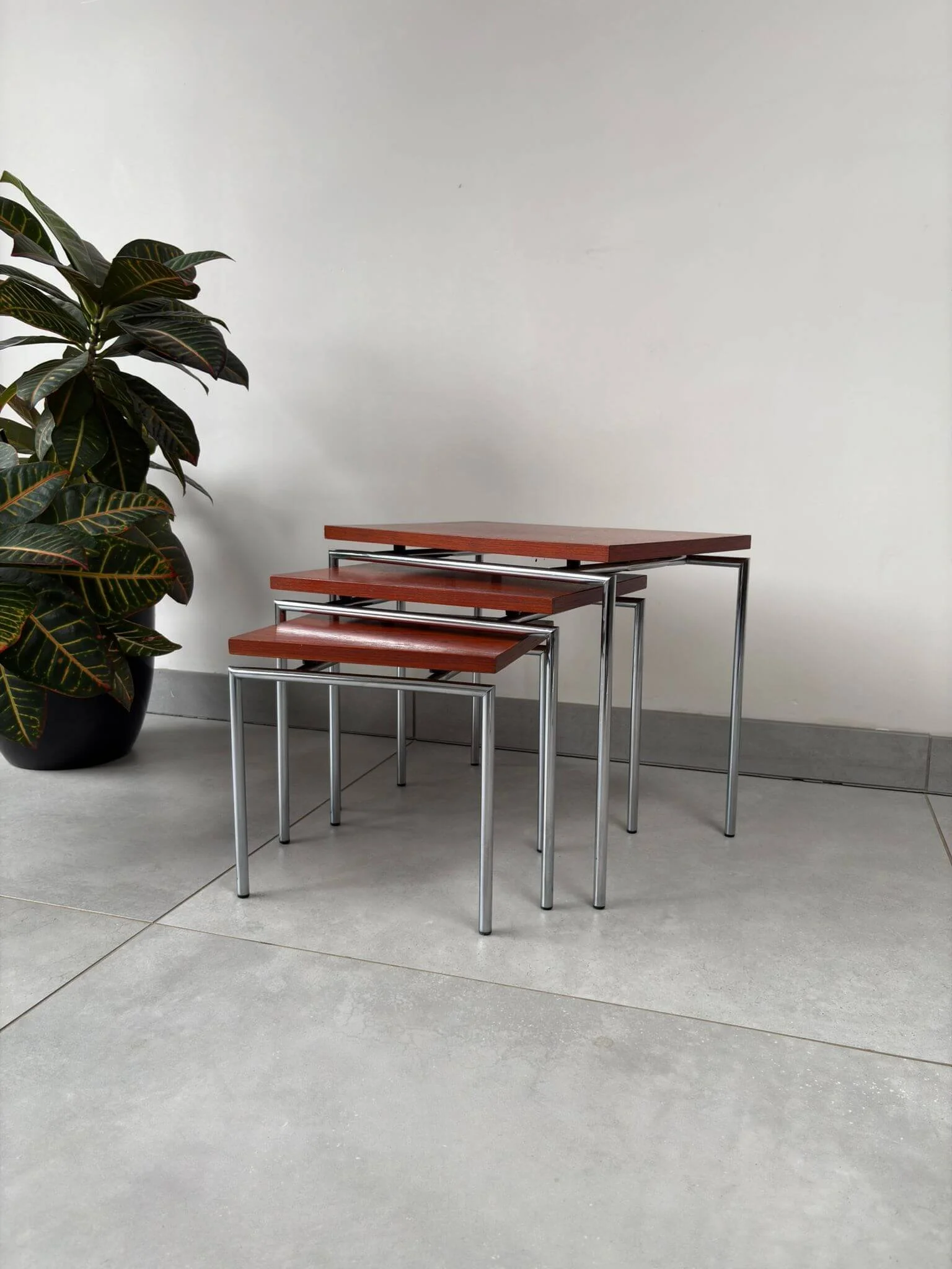 Vintage Bijzettafeltjes Mimiset Pastoe Stijl (1).jpg