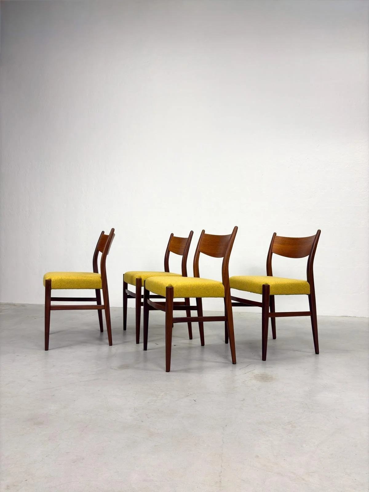 Set 'SA10' Eetkamerstoelen van Cees Braakman voor Pastoe (5).jpeg