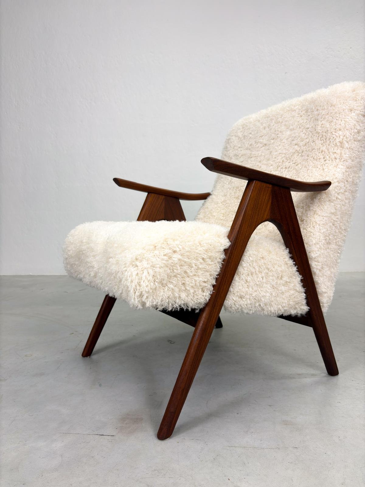 Mid-century Fauteuil met Fluffy Stof (16).jpeg