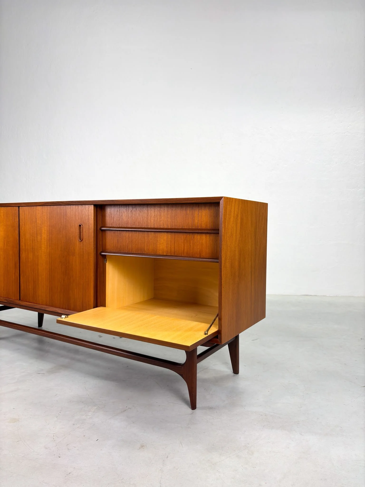 Mid-century Dressoir van Teakhout (4).jpeg