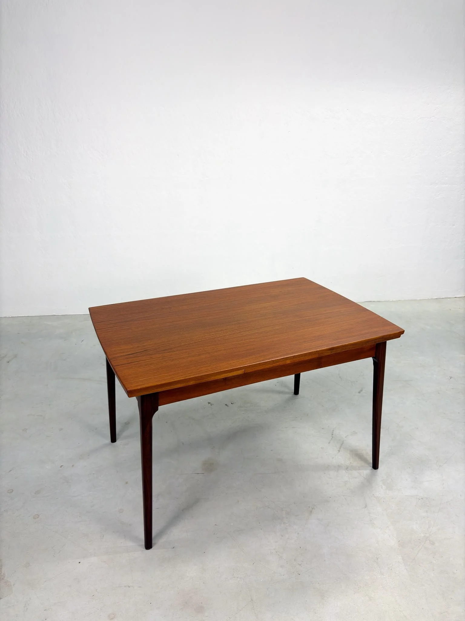 Uitschuifbare Mid-century Eettafel van AwA (4).jpeg