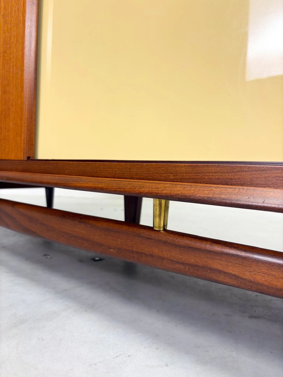 Kledingkast van Louis van Teeffelen voor Wébé (20).jpeg