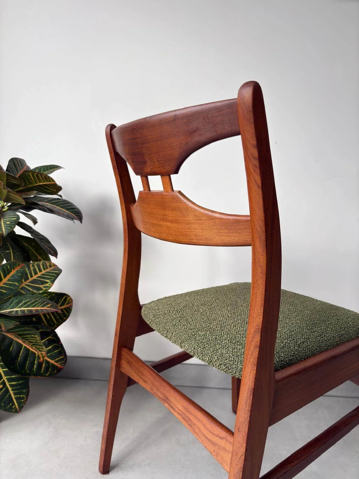Set vintage Deense eetkamerstoelen BAKO (10).jpg