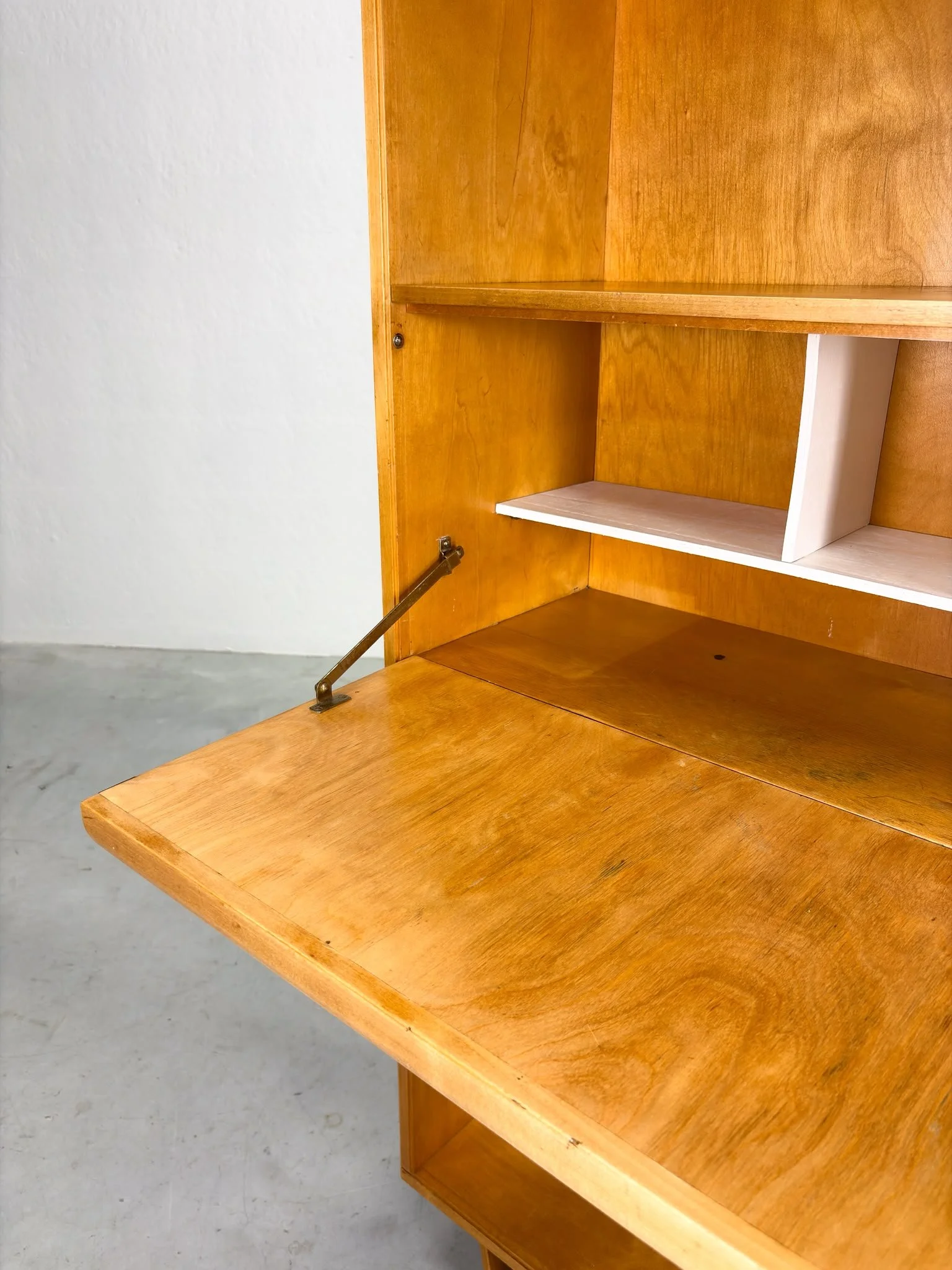 'BB04' Boekenkast van Cees Braakman voor Pastoe (11).jpeg