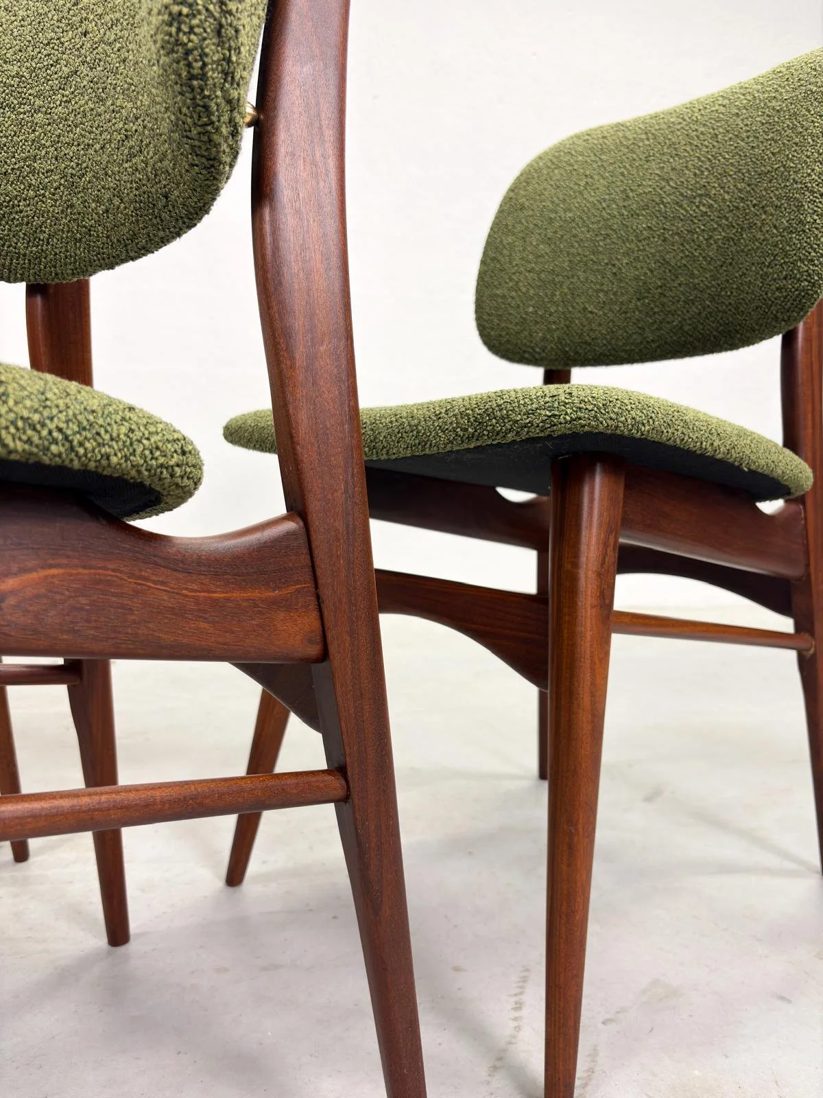 Set 'Milaan' Eetkamerstoelen van Louis van Teeffelen (14).jpeg