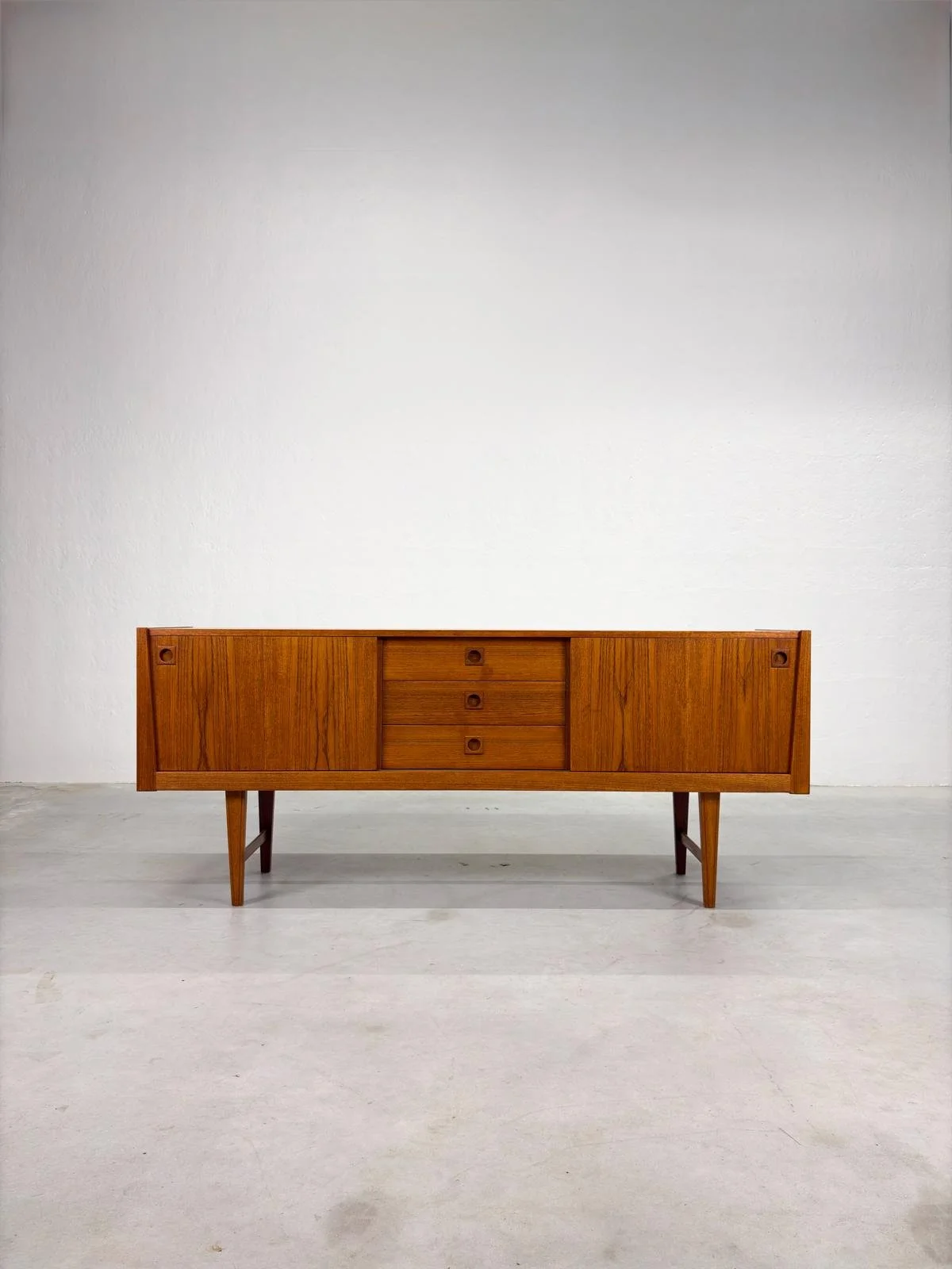 Mid-century Sideboard van Mahjongg Vlaardingen (1).jpeg
