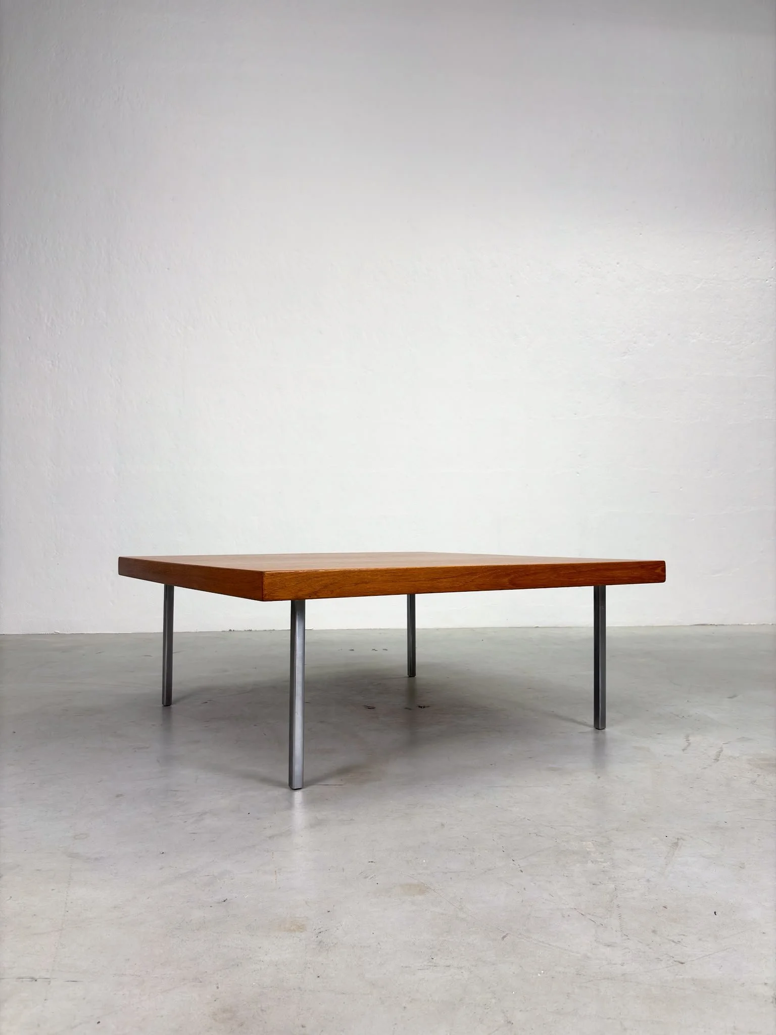 Model '1845' Salontafel van Kho Liang Ie voor Artifort (10).jpeg
