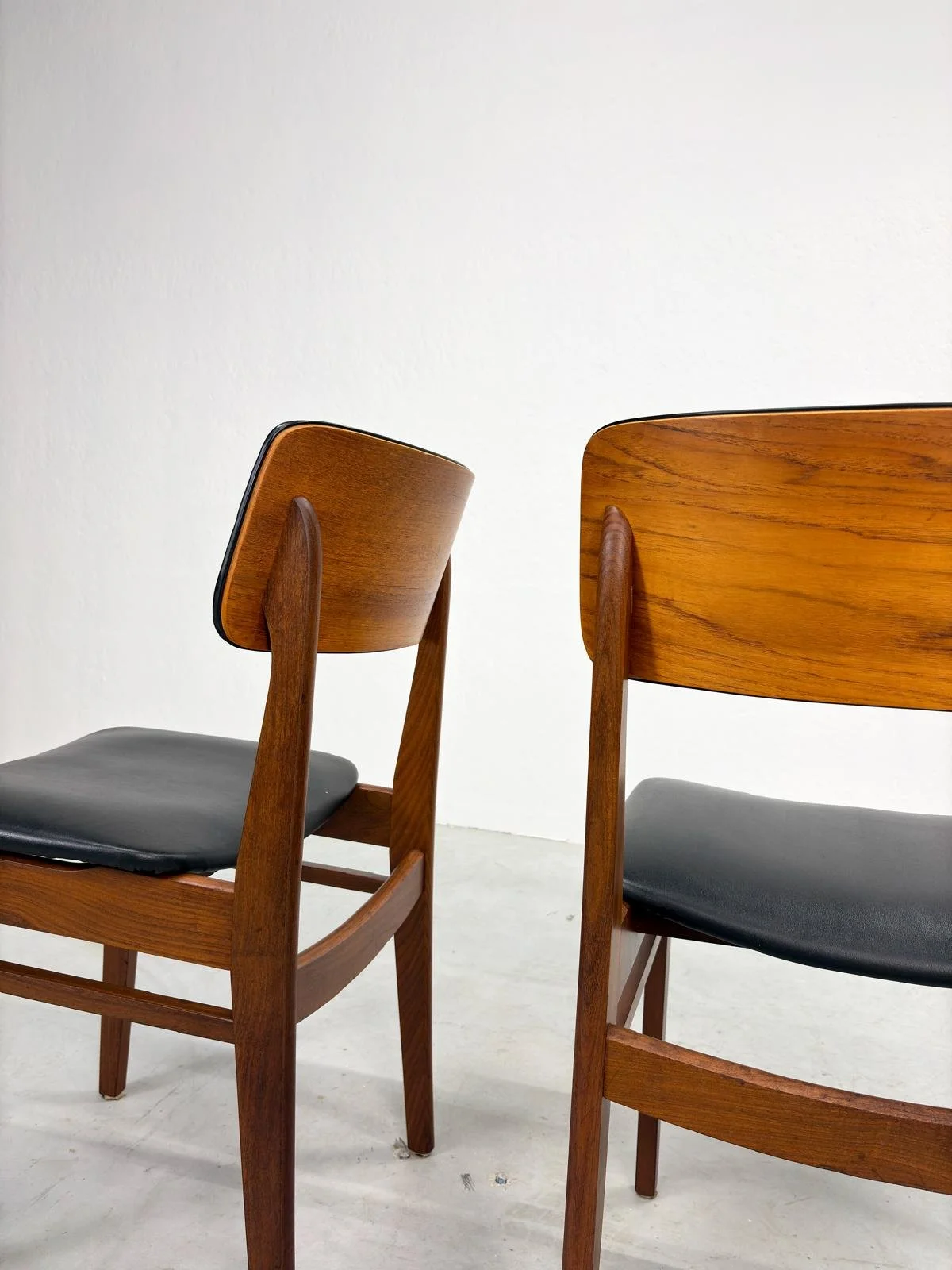 Set Eetkamerstoelen van Mahjongg Vlaardingen (3).jpeg