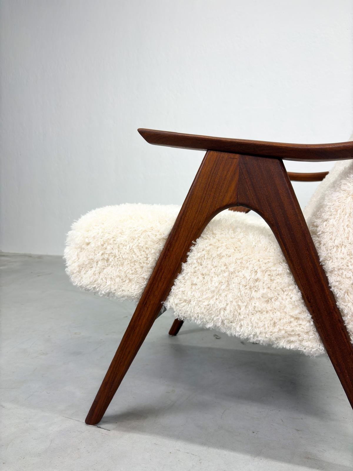 Mid-century Fauteuil met Fluffy Stof (9).jpeg