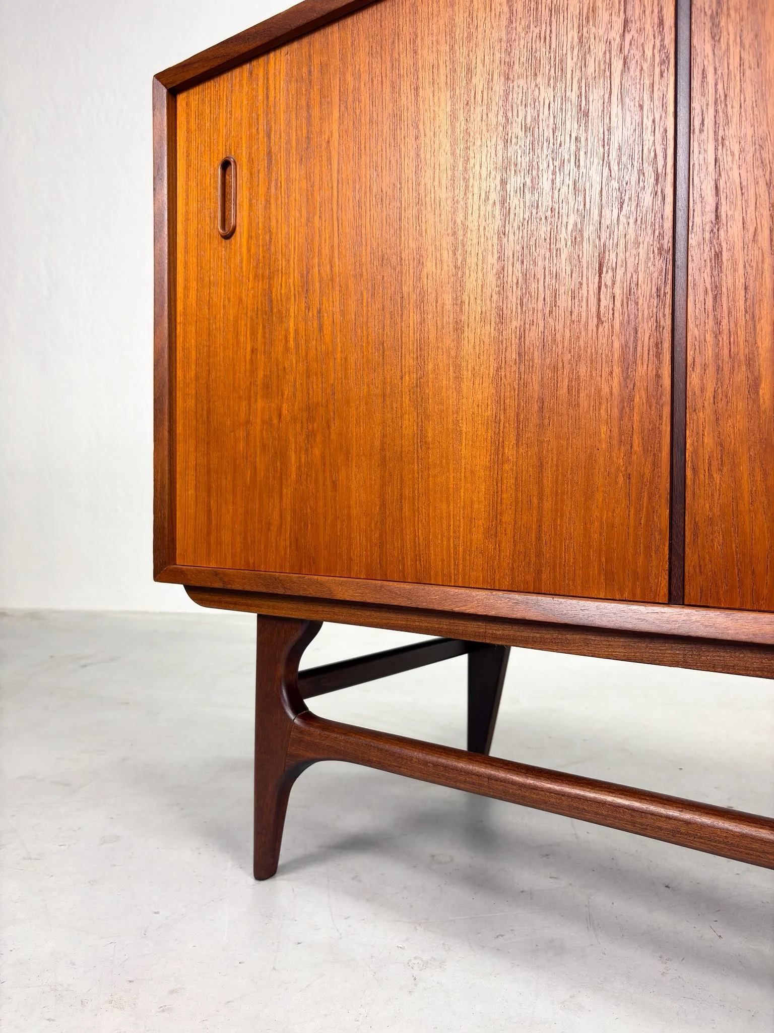 Mid-century Dressoir van Teakhout (7).jpeg