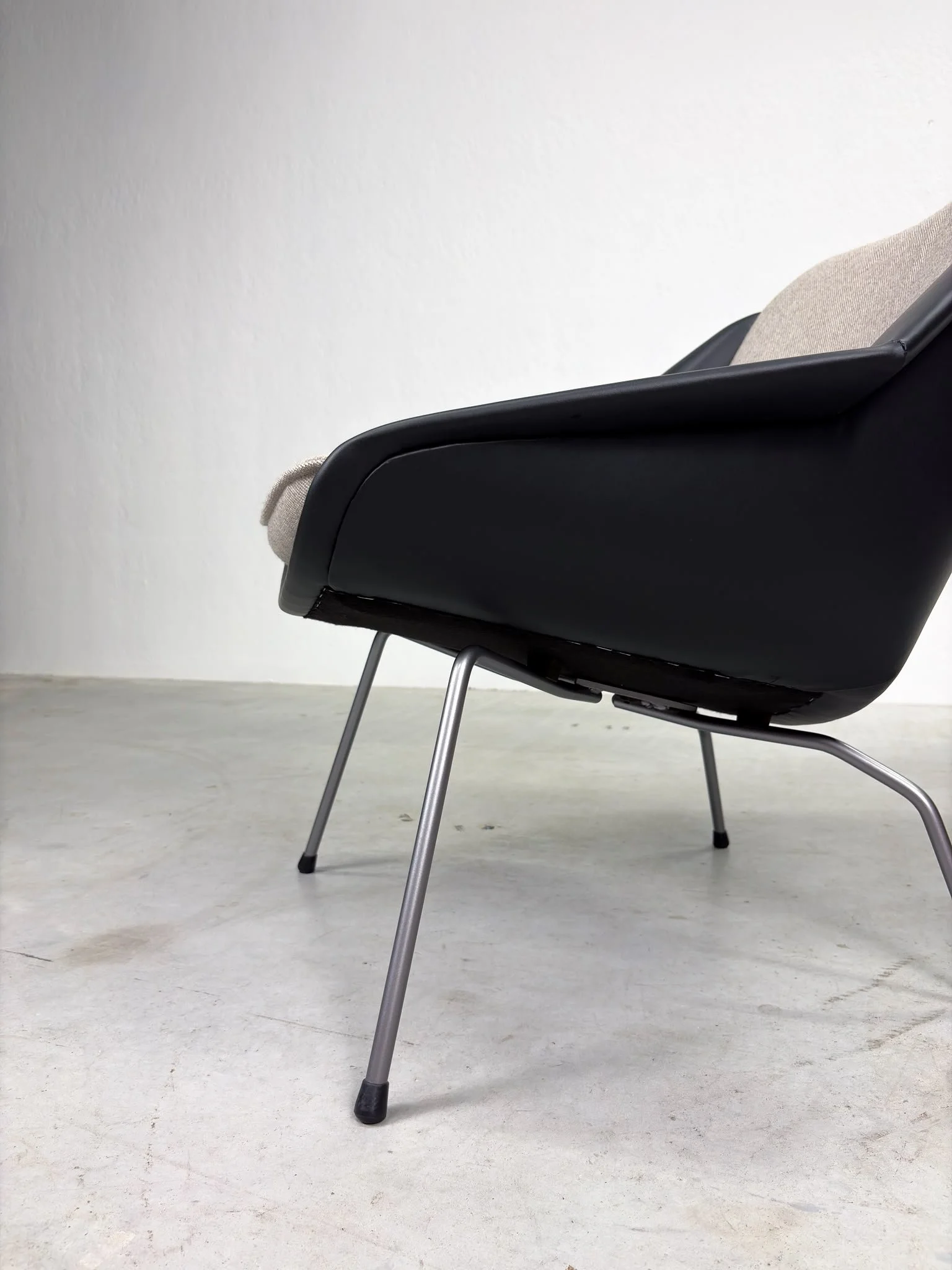 'FM04' Fauteuil van Cees Braakman voor Pastoe (5).jpeg