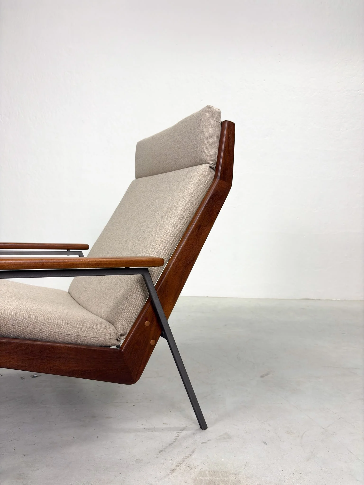 '1611 Lotus' Fauteuil van Rob Parry voor Gelderland (9).jpeg