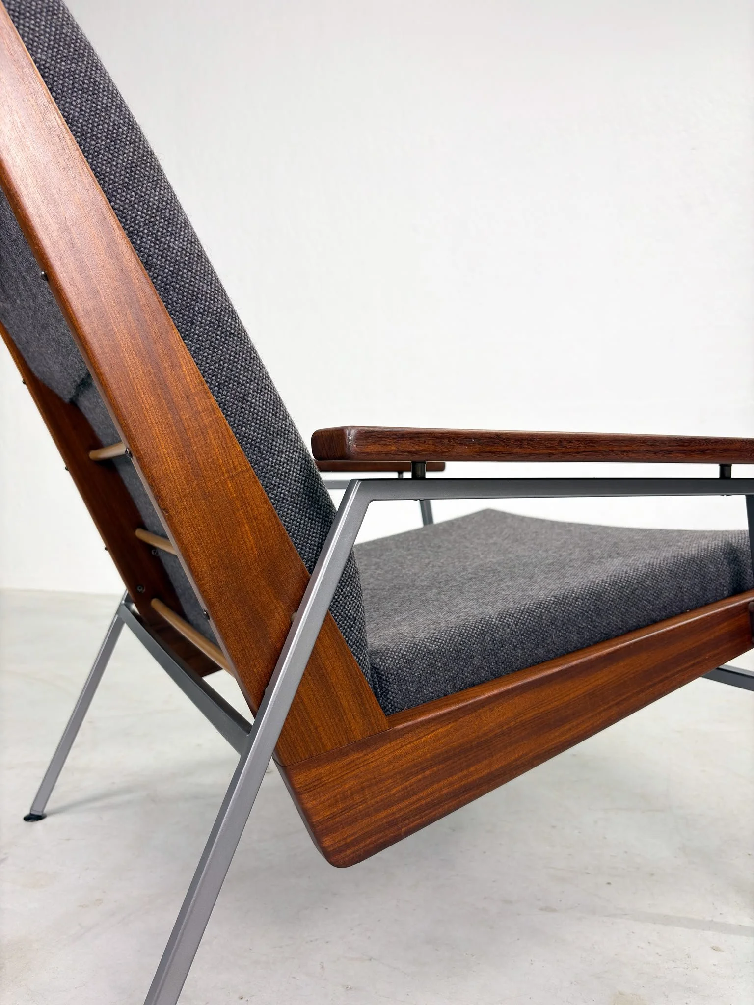 '1611 Lotus' Damesfauteuil van Rob Parry voor Gelderland (16).jpeg