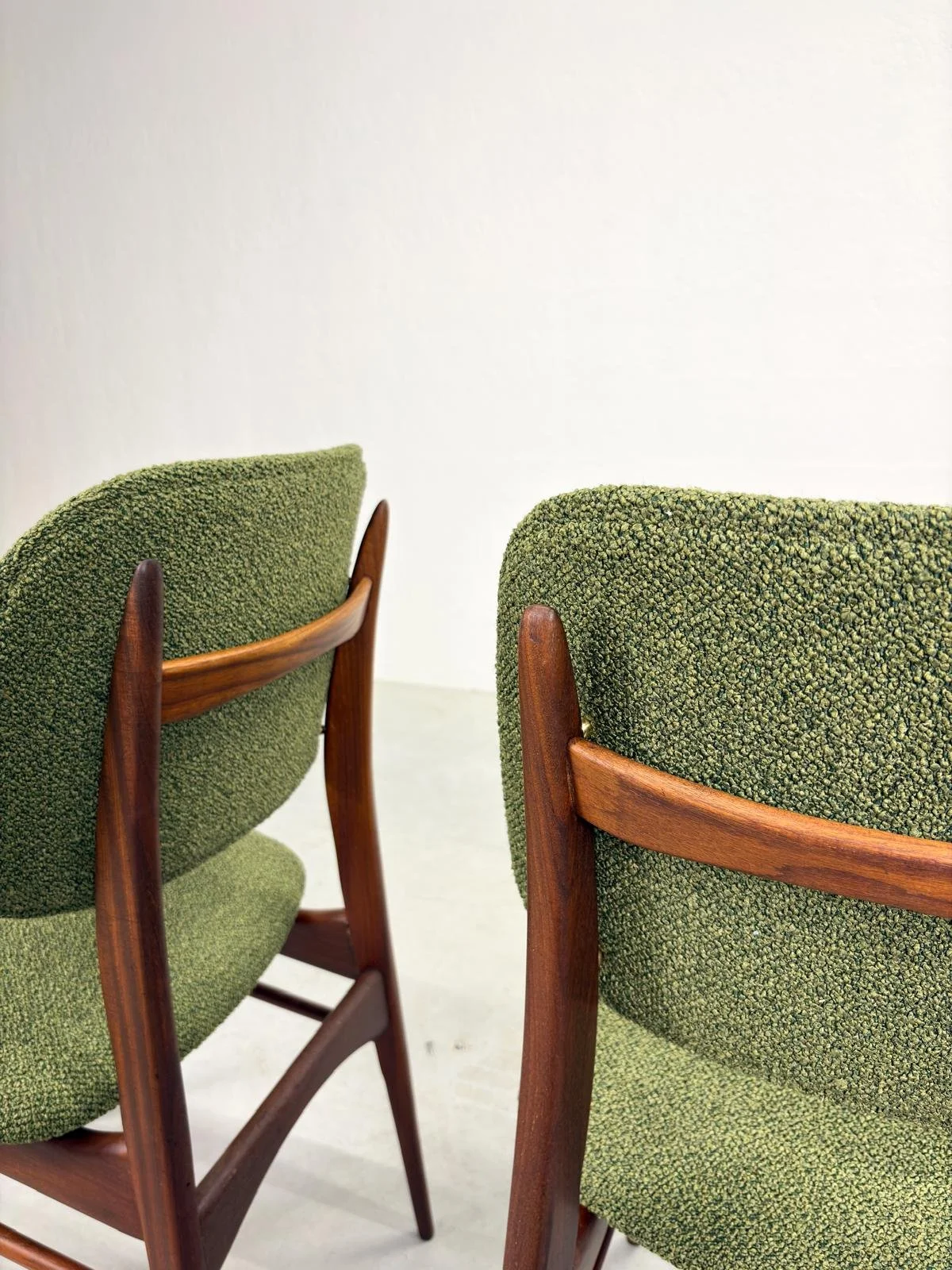 Set 'Milaan' Eetkamerstoelen van Louis van Teeffelen (9).jpeg