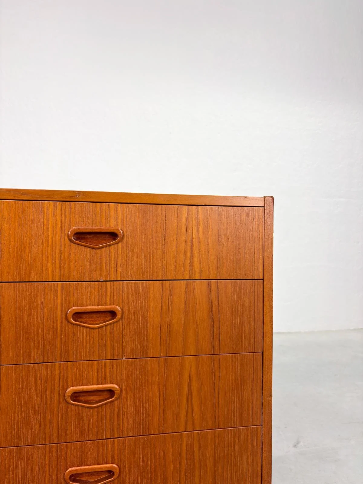 Lage Mid-century Ladekast van Musteringg (5).jpeg
