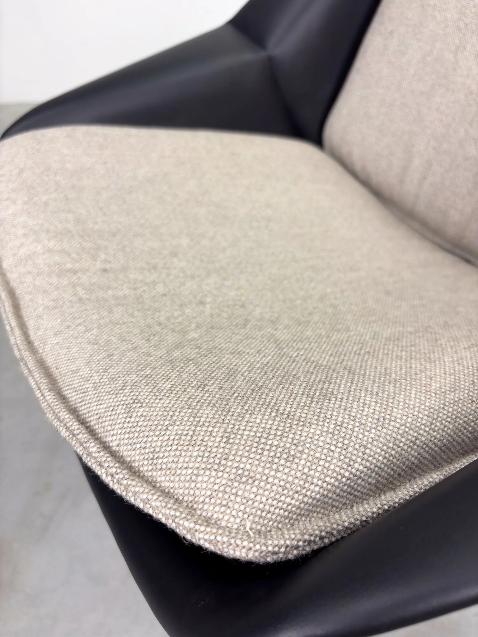 'FM04' Fauteuil van Cees Braakman voor Pastoe (1).jpeg