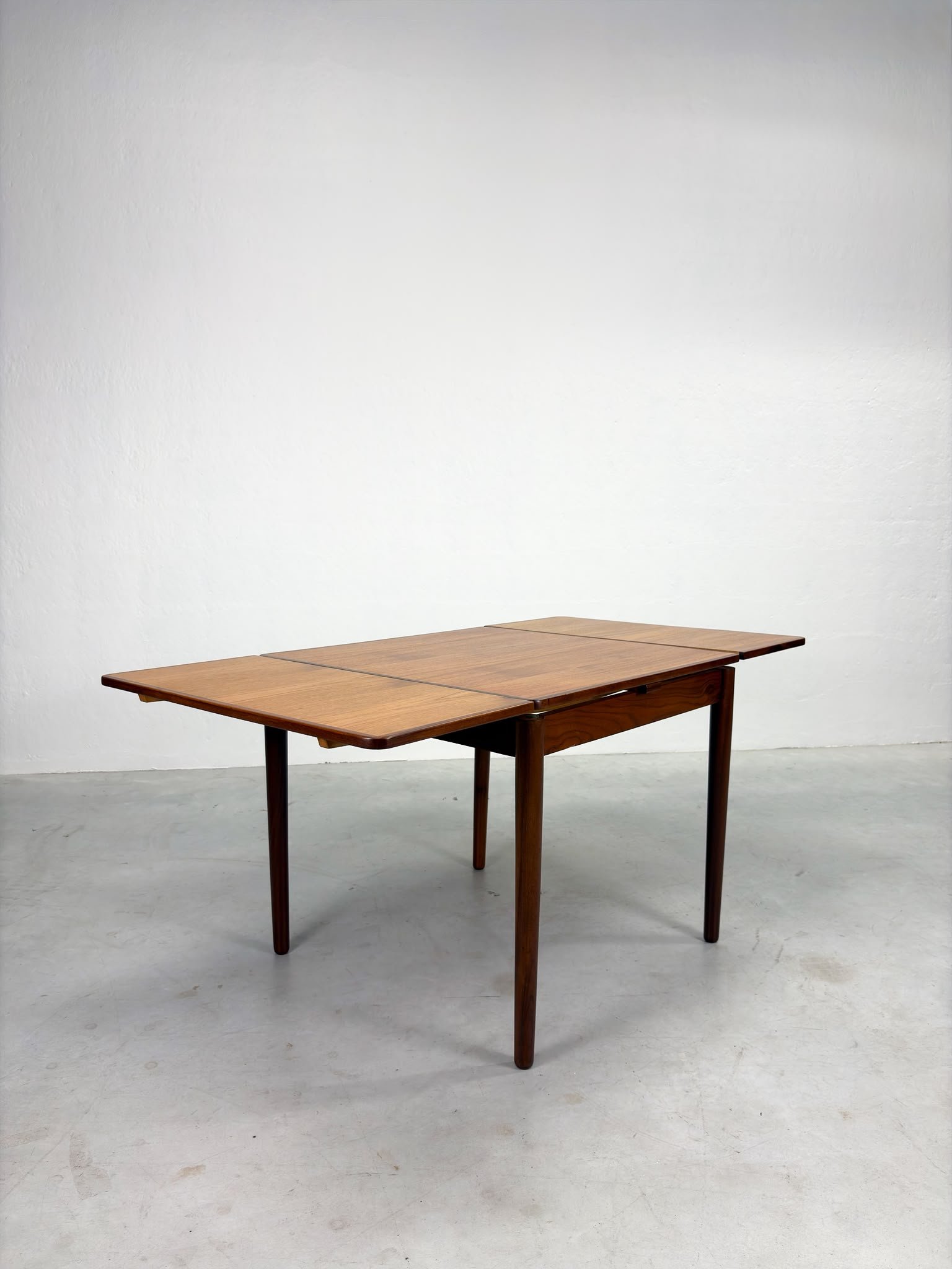 'TT24' Eetkamertafel van Cees Braakman voor Pastoe (15).jpeg
