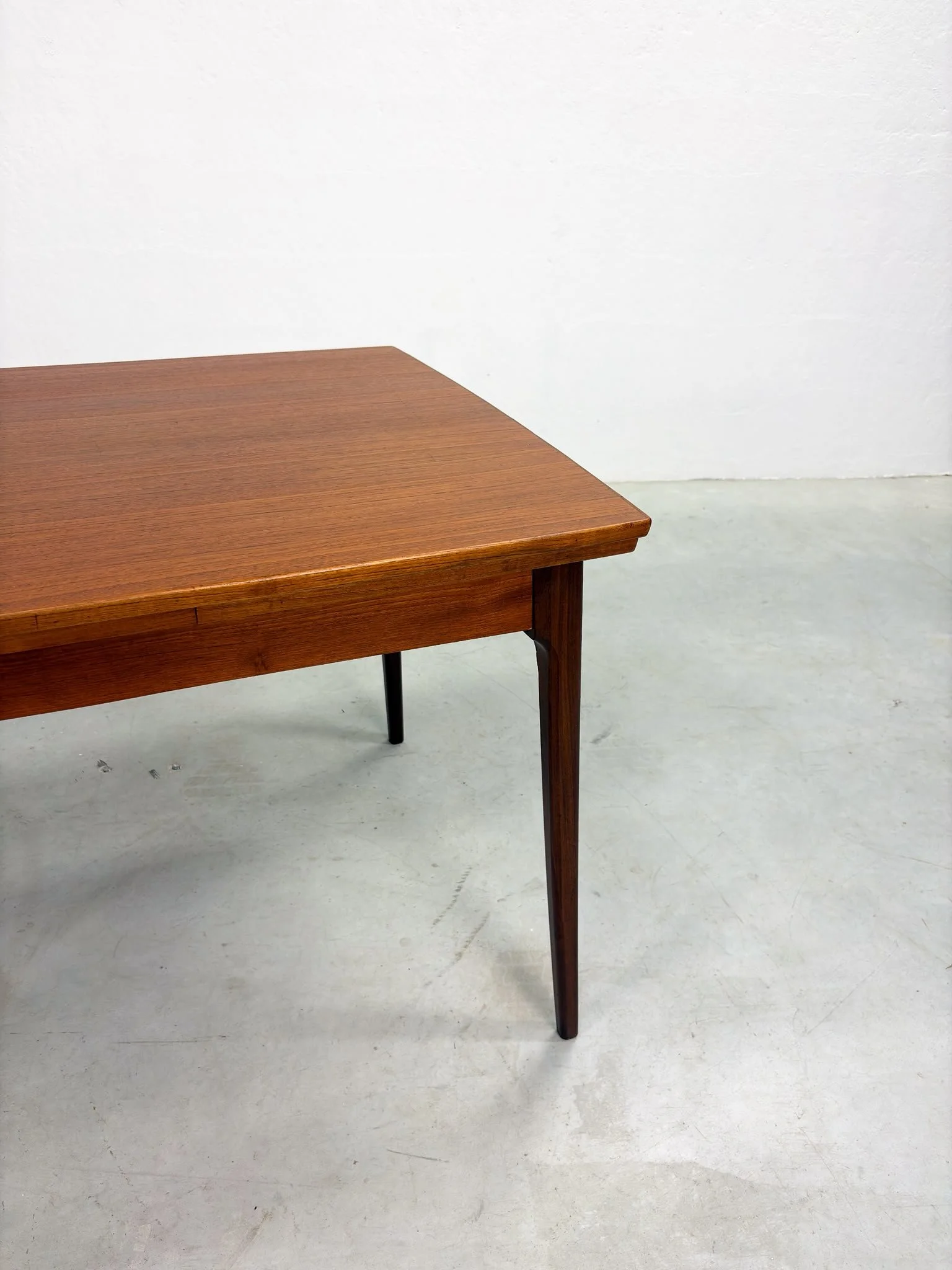 Uitschuifbare Mid-century Eettafel van AwA (10).jpeg