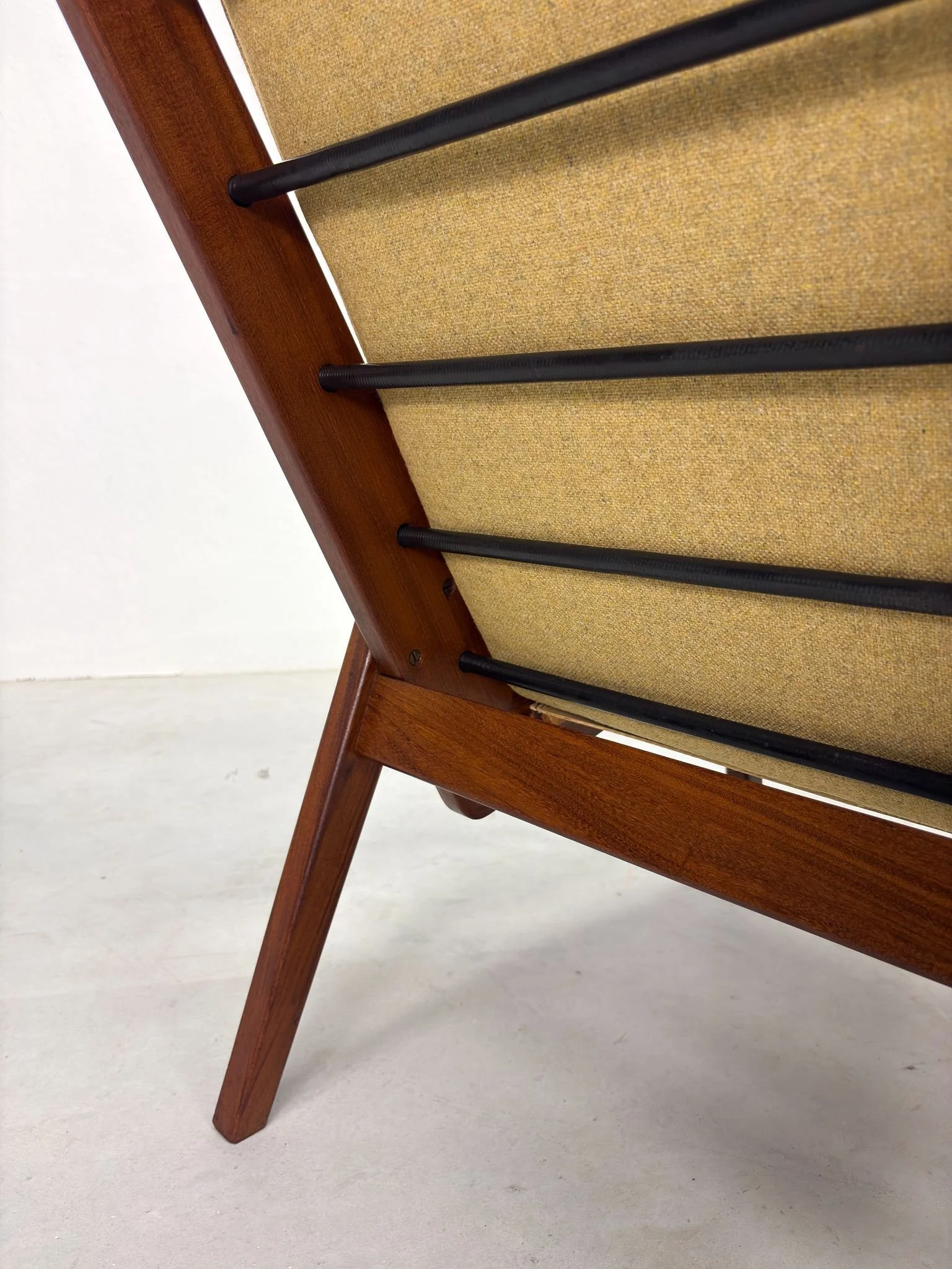 Vintage Lotus 1611 Fauteuil Rob Parry voor Gelderland (11).jpeg