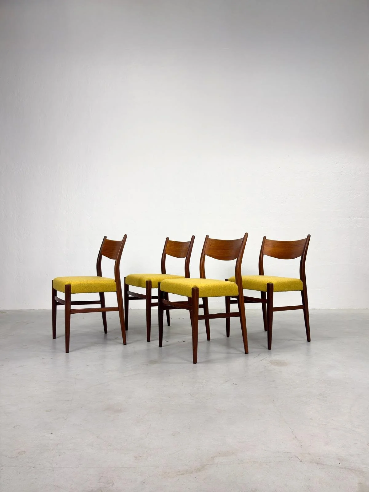 Set 'SA10' Eetkamerstoelen van Cees Braakman voor Pastoe (16).jpeg