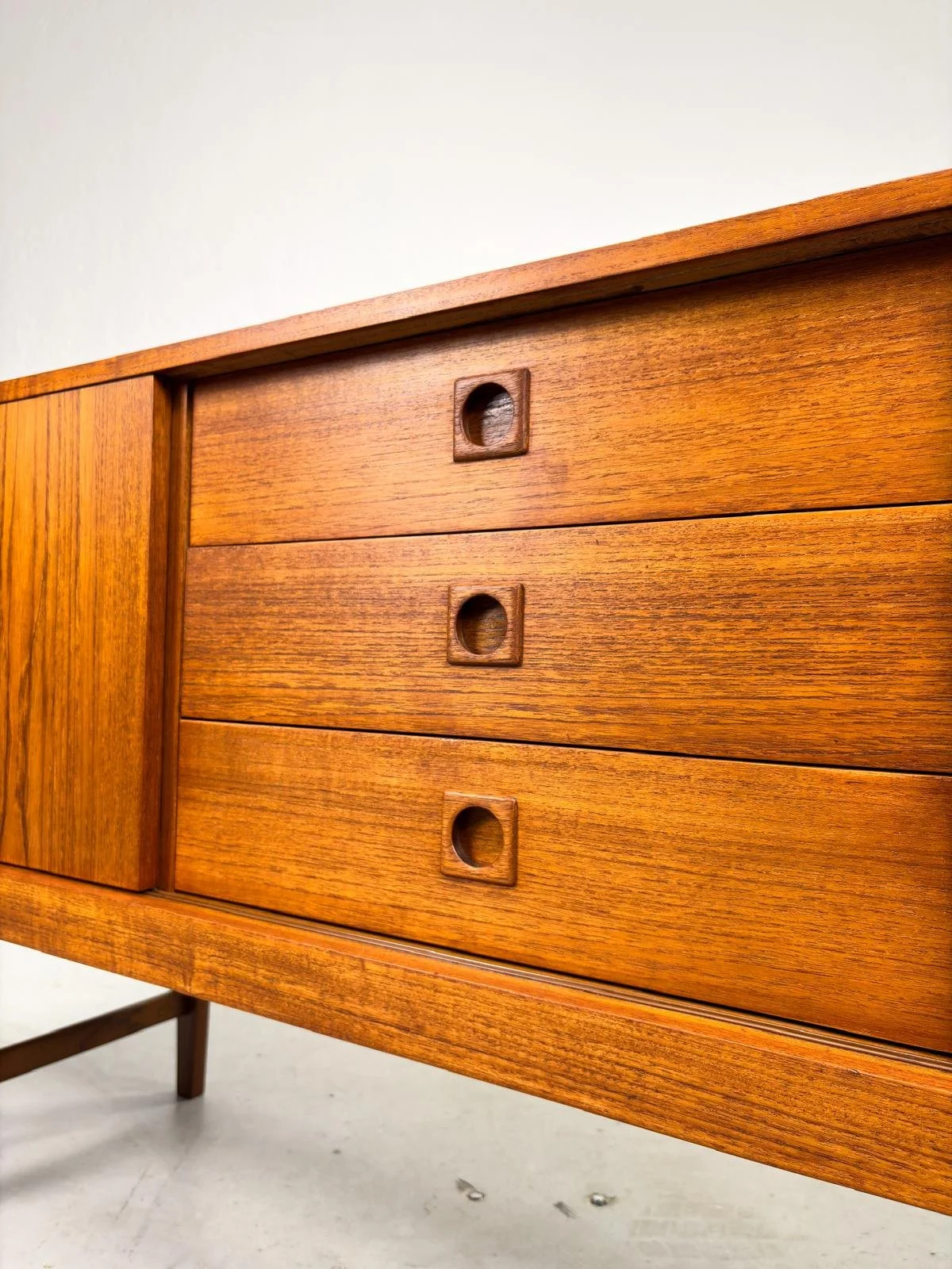 Mid-century Sideboard van Mahjongg Vlaardingen (3).jpeg