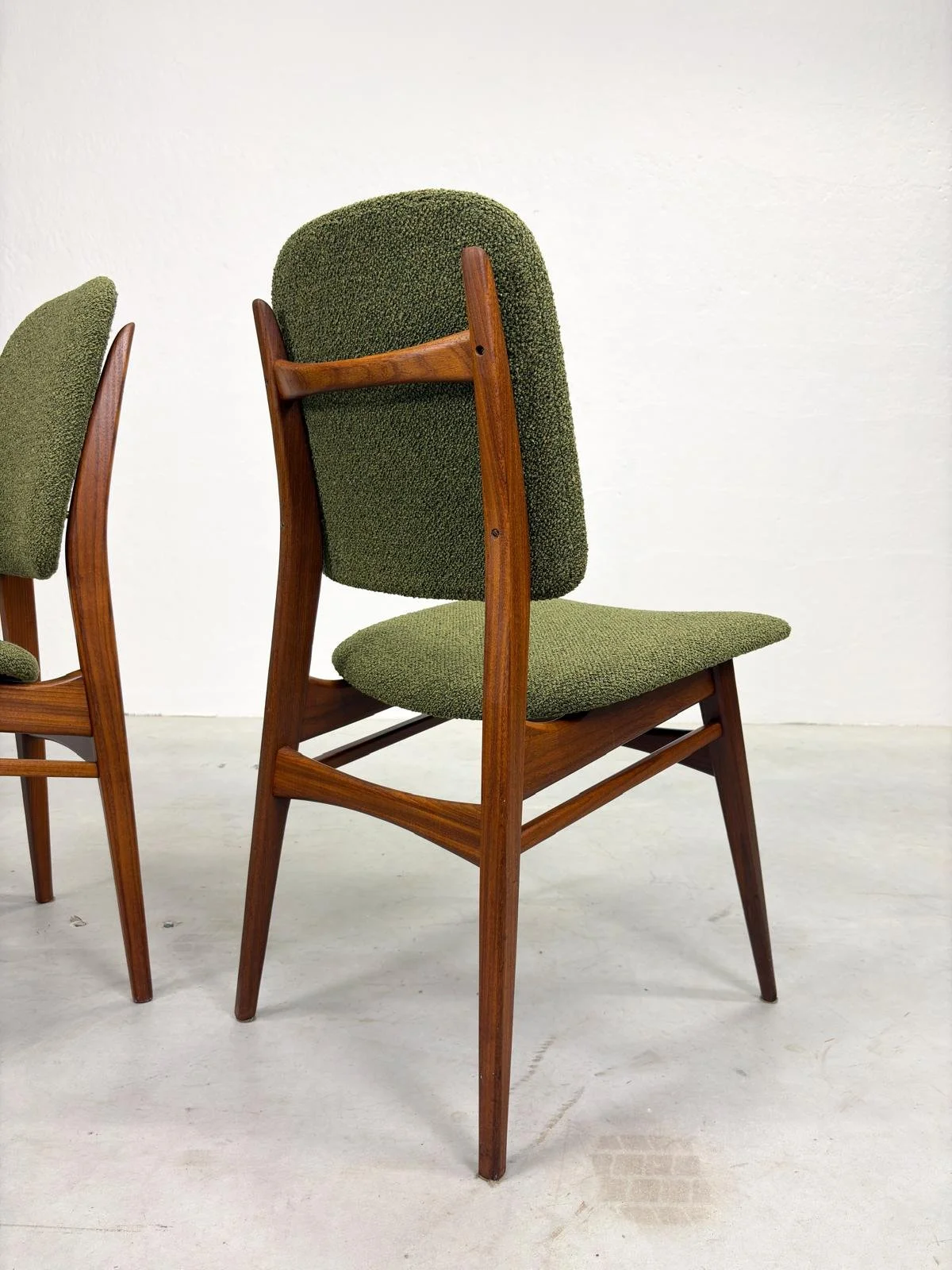 Set 'Milaan' Eetkamerstoelen van Louis van Teeffelen (10).jpeg