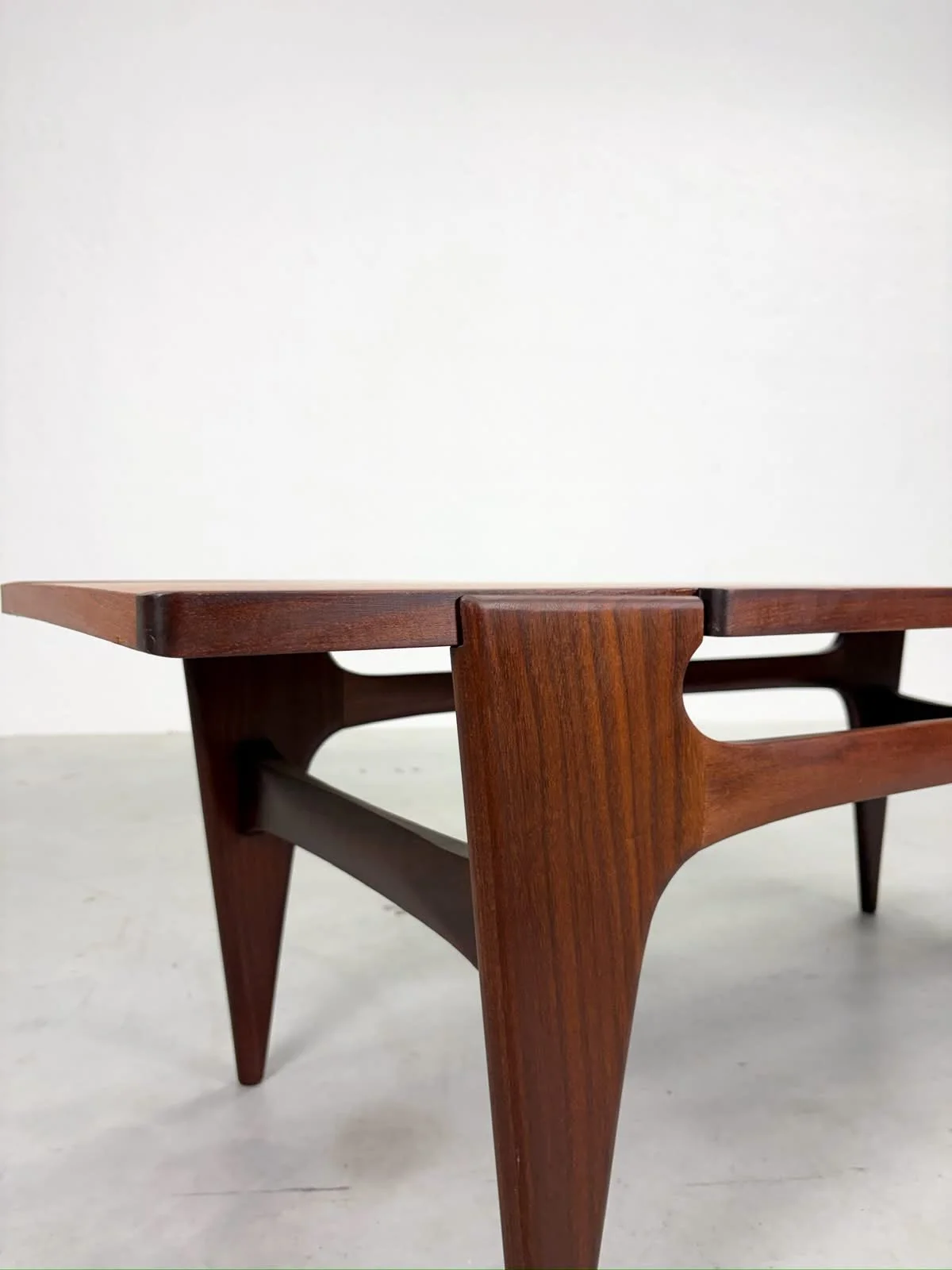 Unieke Vintage Salontafel in Deens Design (2).jpeg