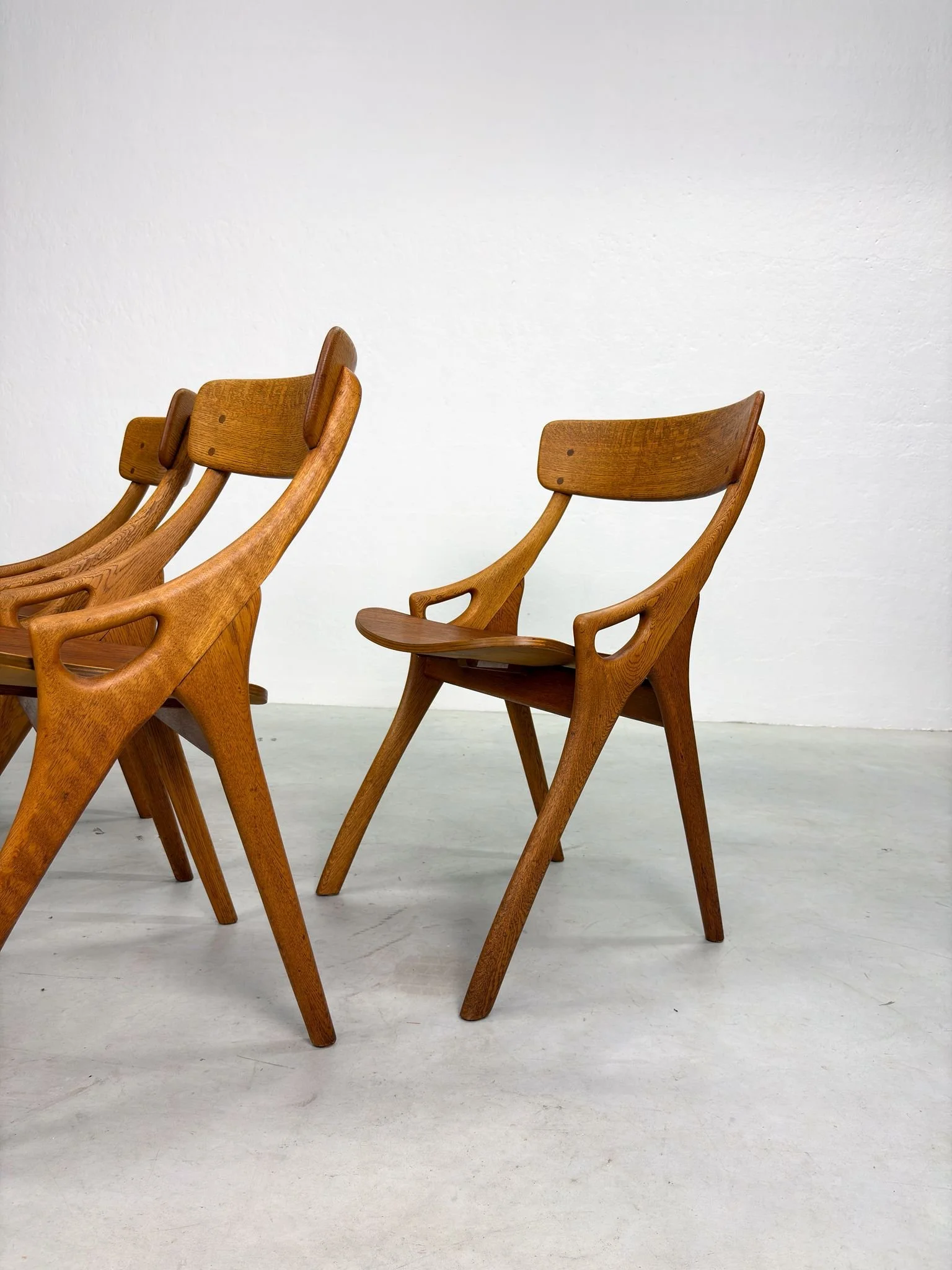 Set Eiken Eetkamerstoelen van Arne Hovmand Olsen (15).jpeg