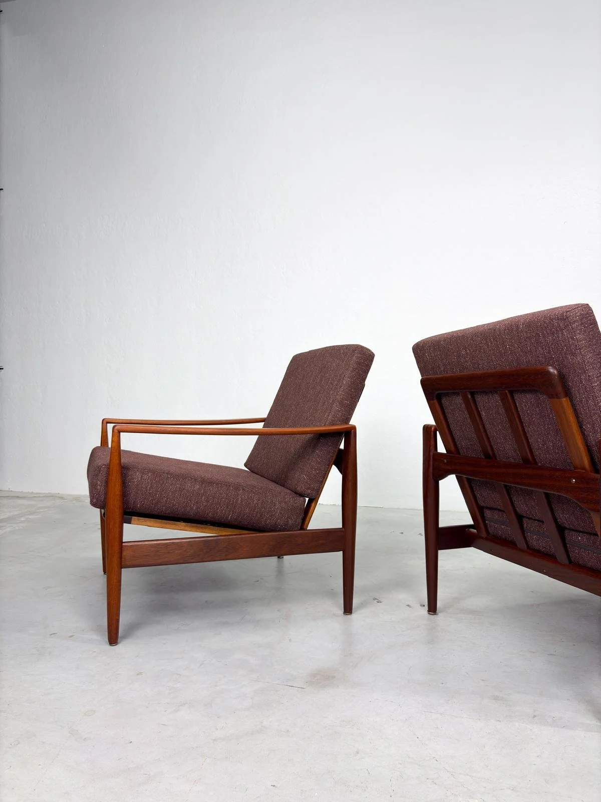 'EK' Fauteuil van Illum Wikkelsø voor N. Eilersen (19).jpeg