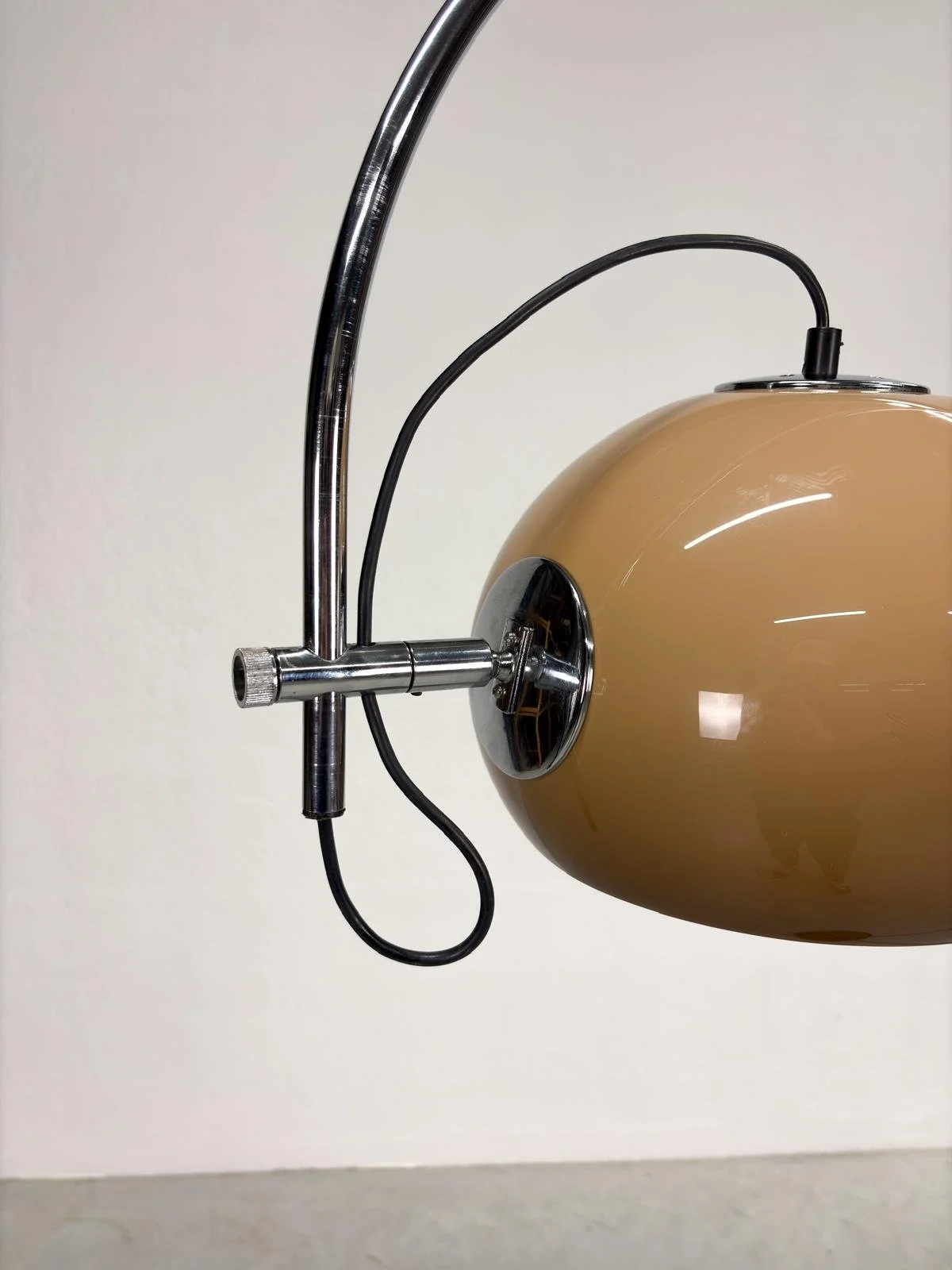 Mid-century Mushroom Arc Vloerlamp van Dijkstra (7).jpeg