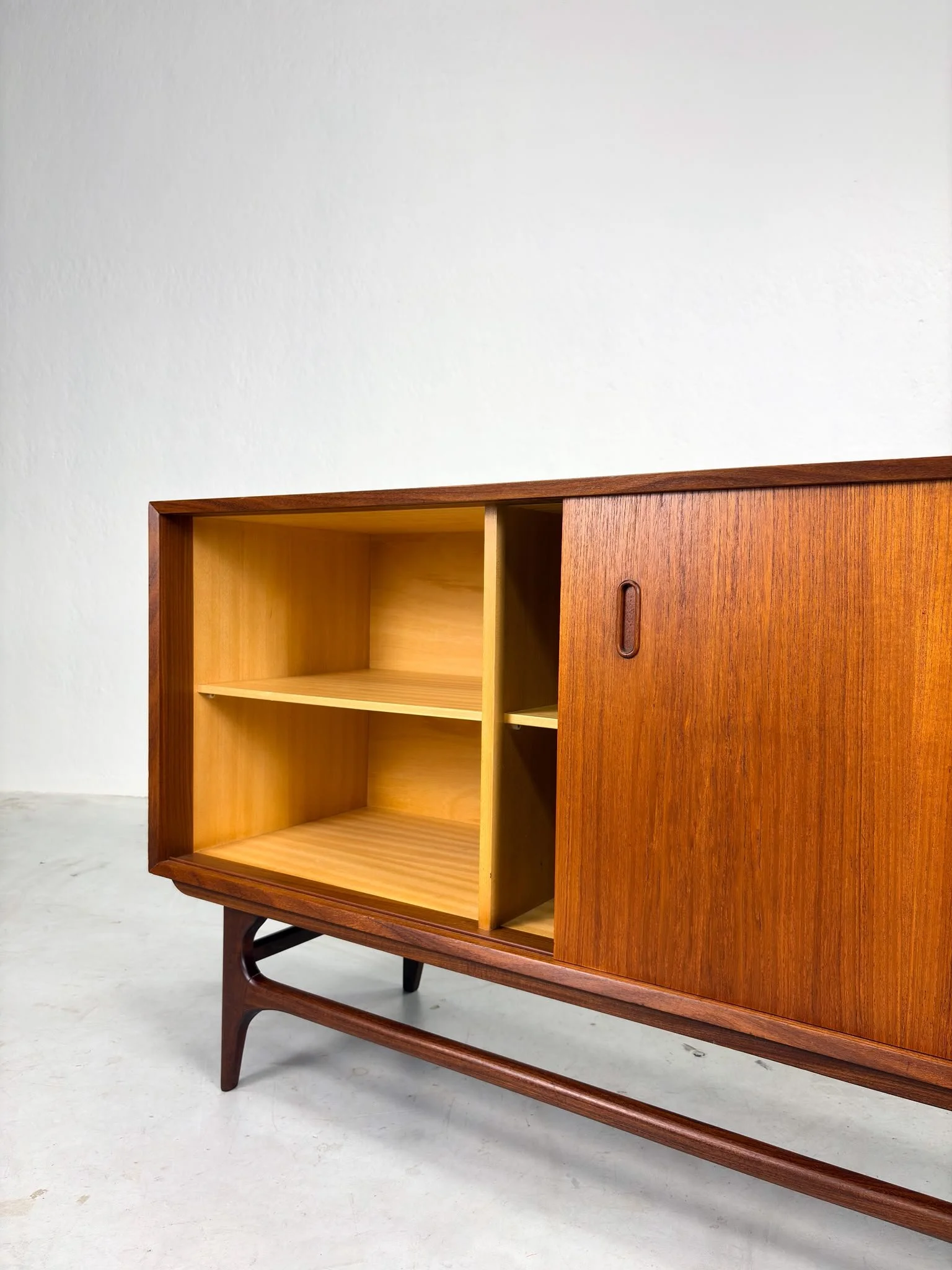 Mid-century Dressoir van Teakhout (6).jpeg