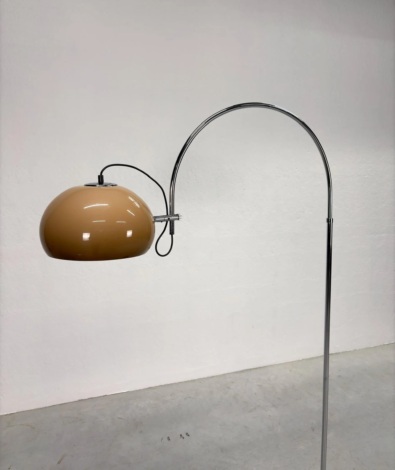 Mid-century Mushroom Arc Vloerlamp van Dijkstra (10).jpeg