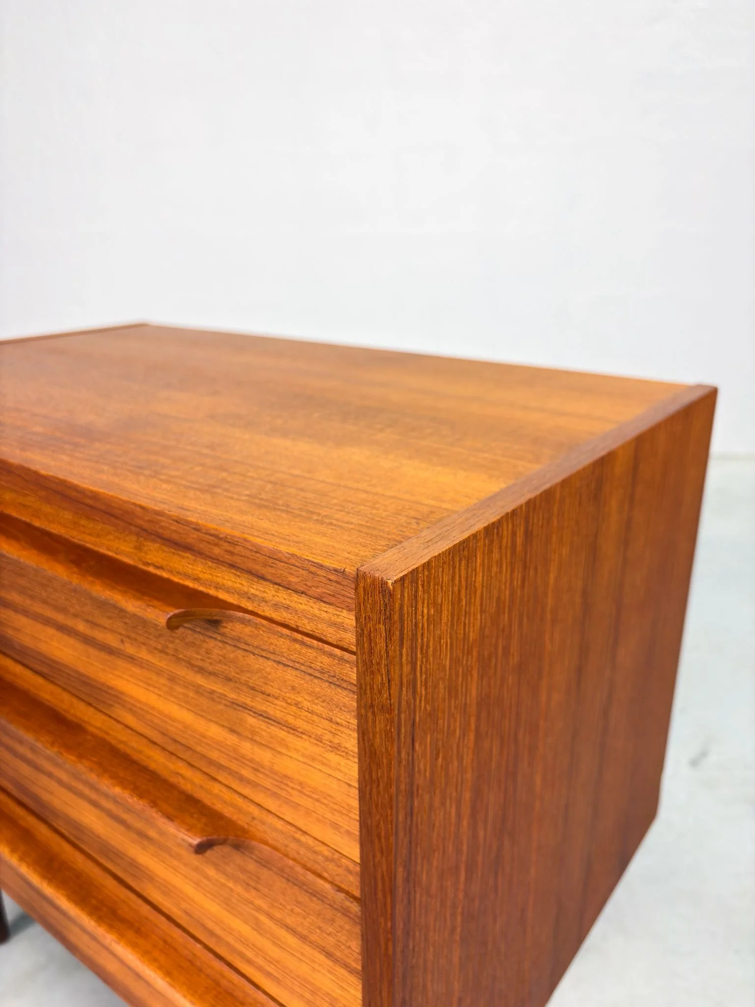 Mid-century 'Mahjongg' Ladekast van Ouwenbroek's Meubelfabriek (19).jpeg